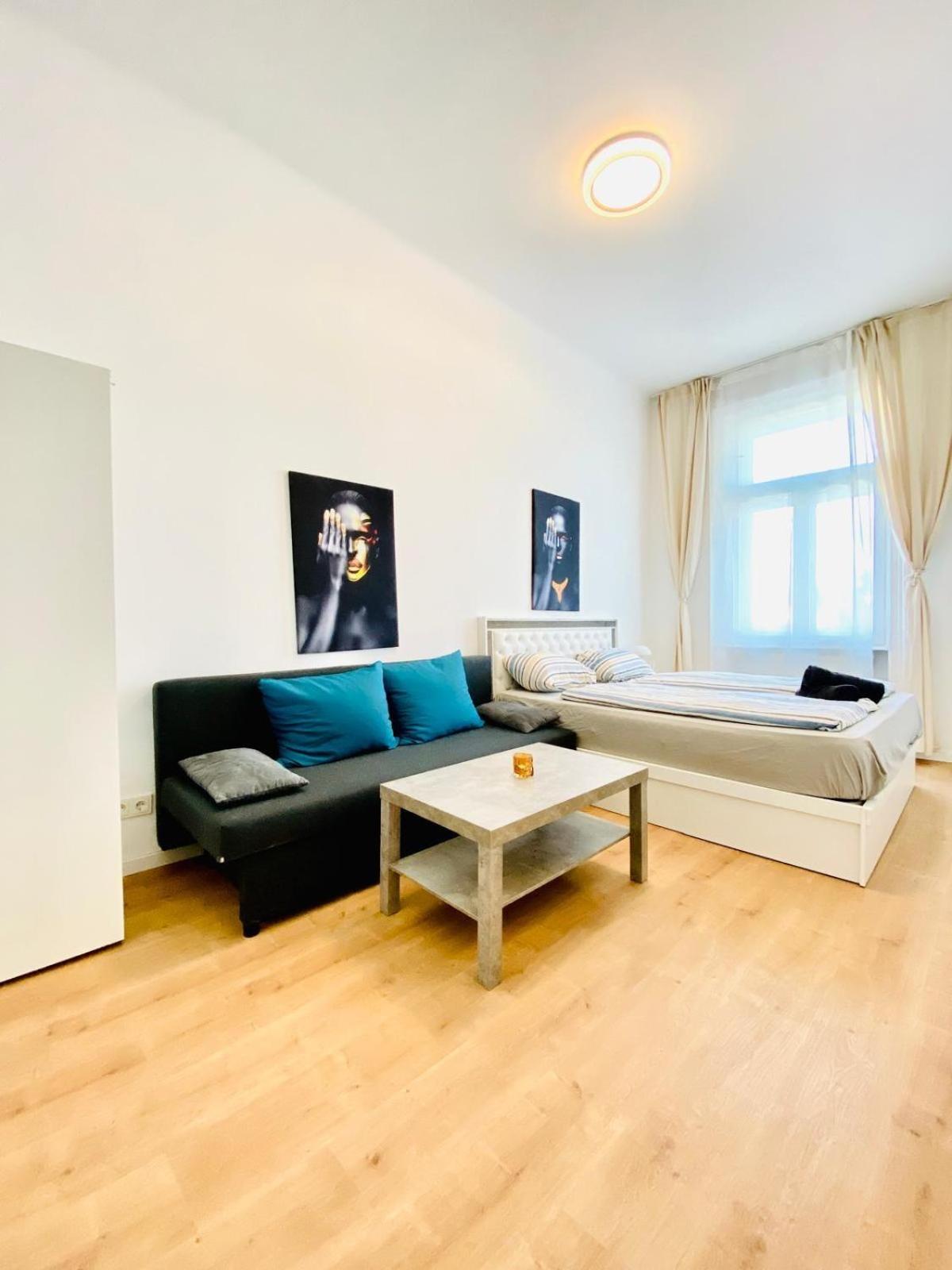 5BR Shared Apt Ideal for Groups 7 Min to Westbahnhof