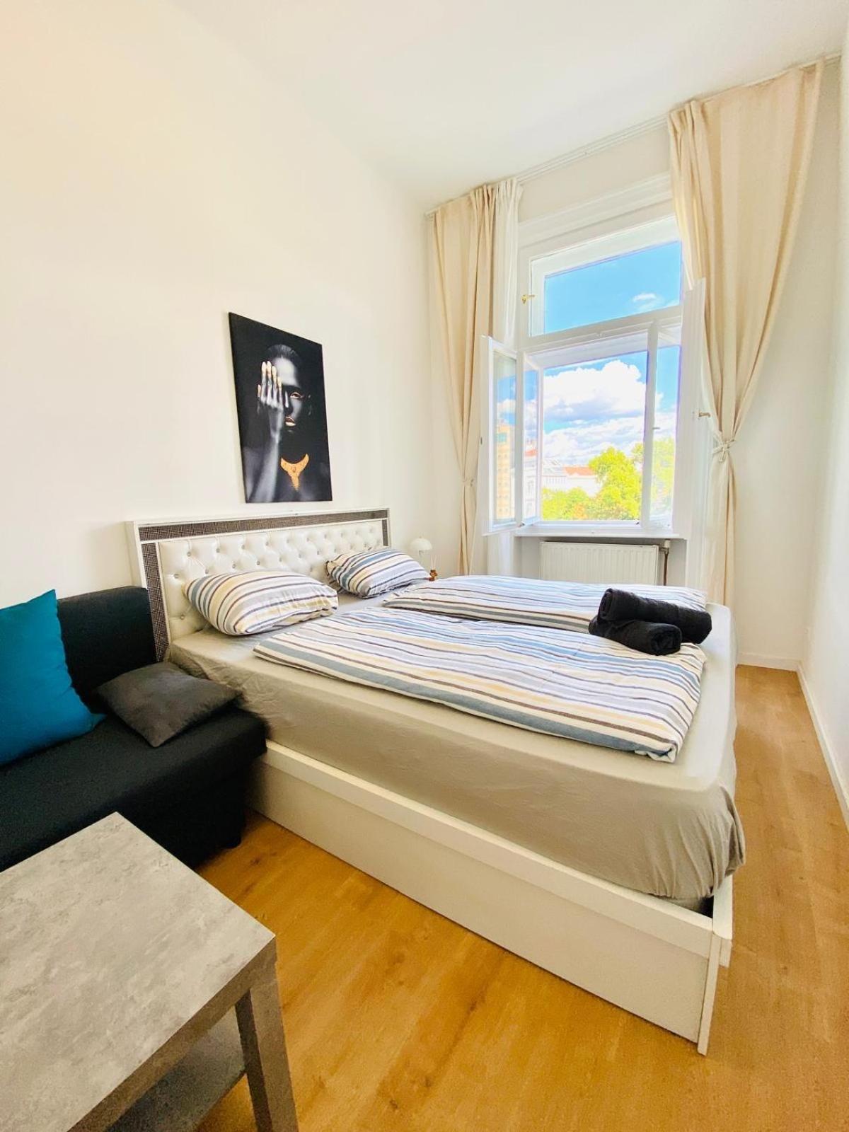 5BR Shared Apt Ideal for Groups 7 Min to Westbahnhof