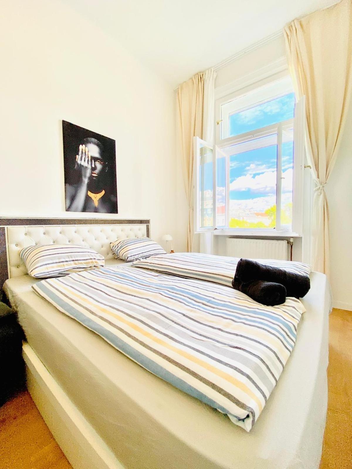 5BR Shared Apt Ideal for Groups 7 Min to Westbahnhof