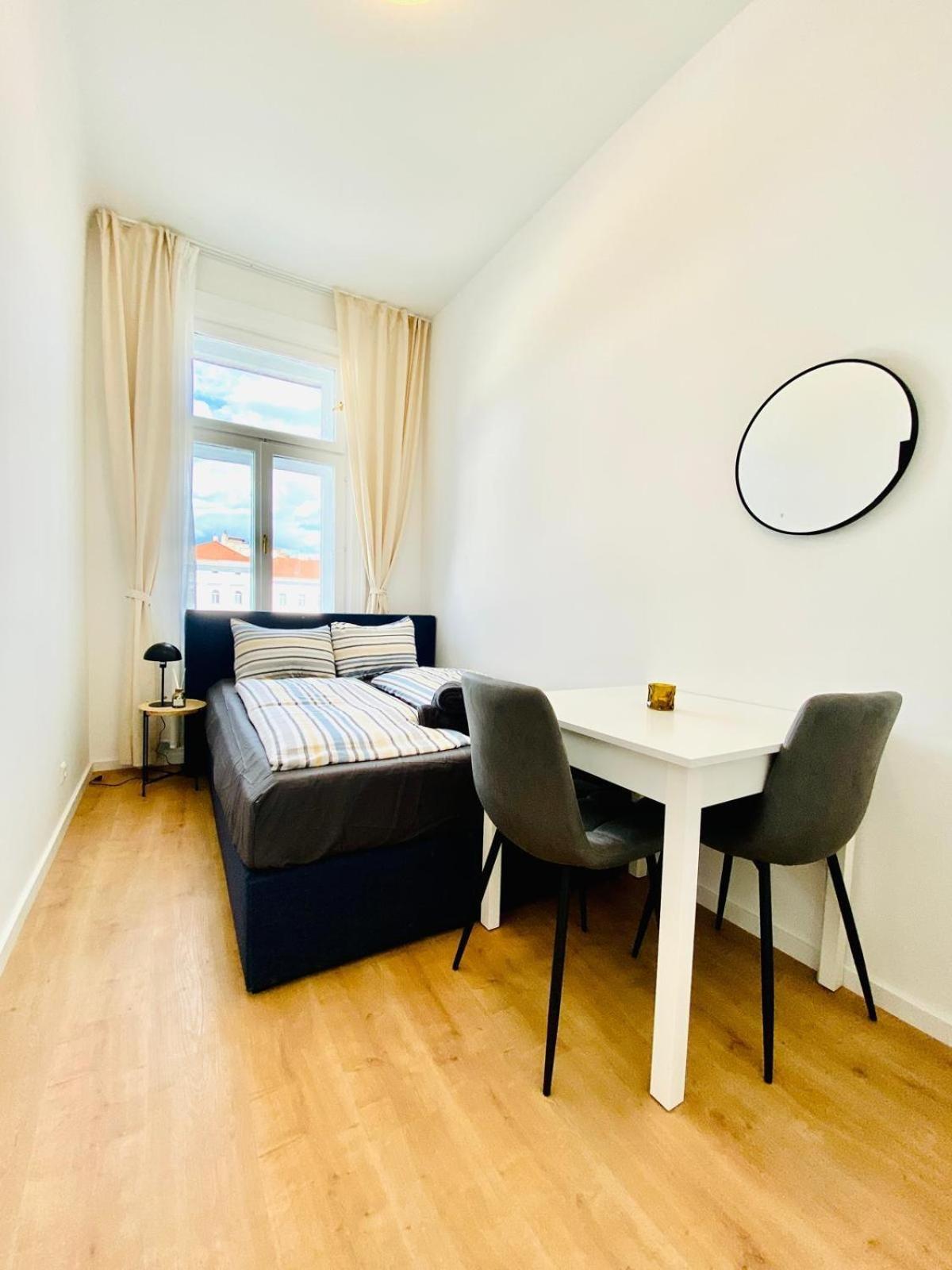 5BR Shared Apt Ideal for Groups 7 Min to Westbahnhof