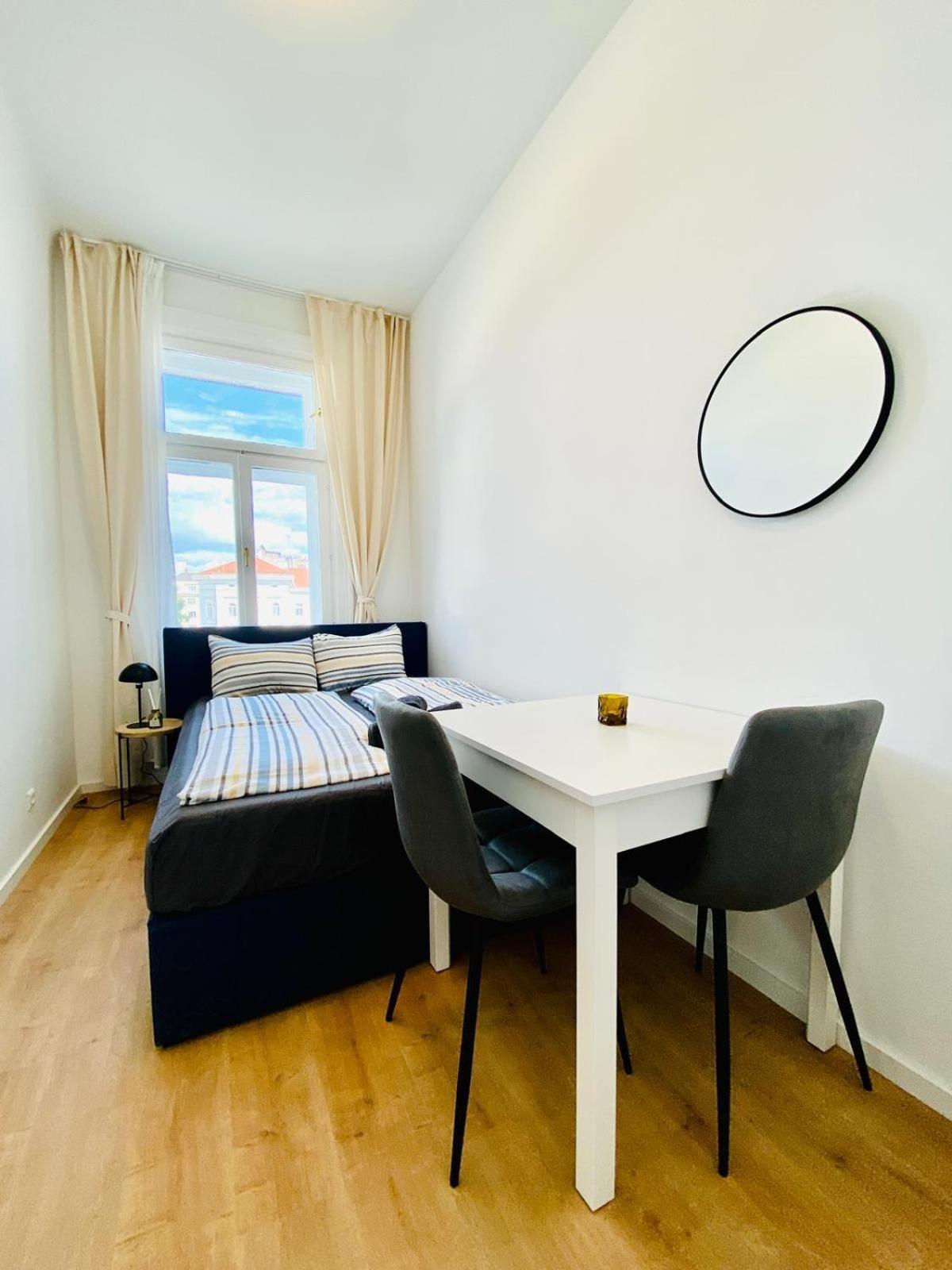 5BR Shared Apt Ideal for Groups 7 Min to Westbahnhof