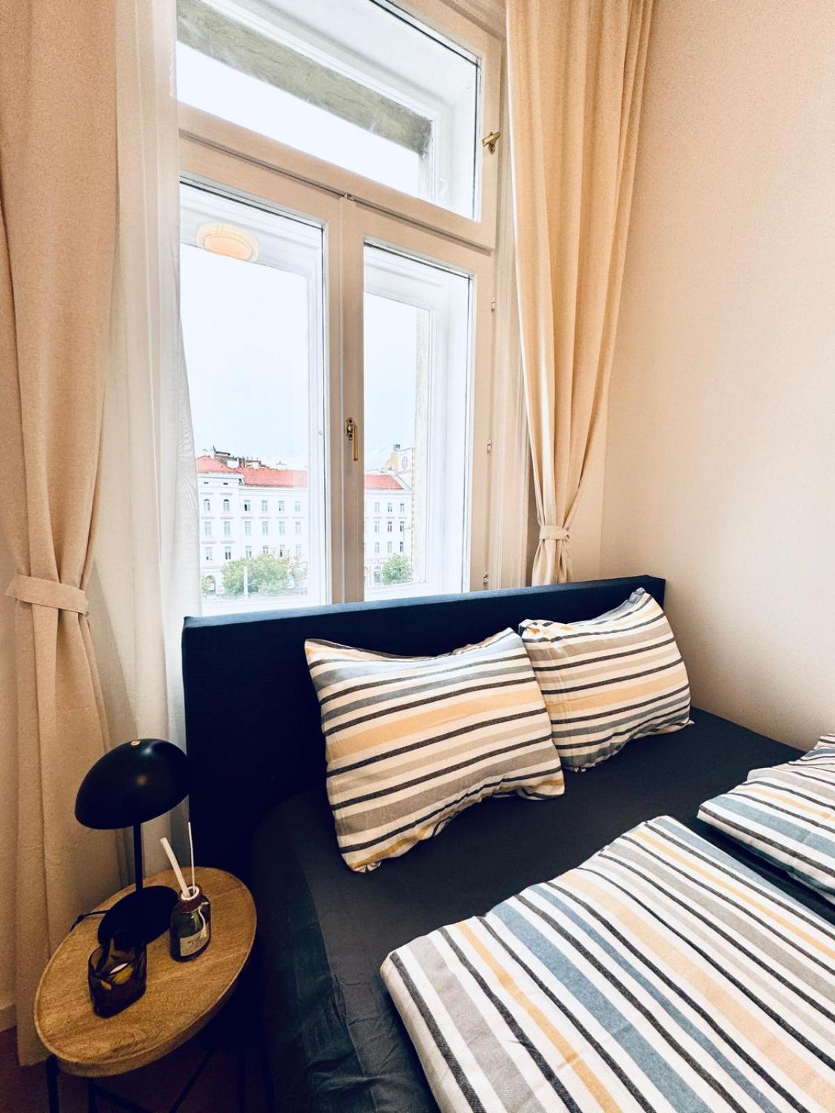 5BR Shared Apt Ideal for Groups 7 Min to Westbahnhof