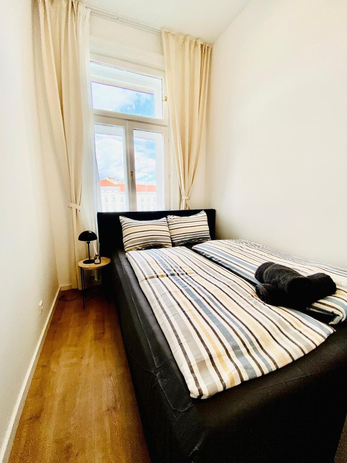 5BR Shared Apt Ideal for Groups 7 Min to Westbahnhof