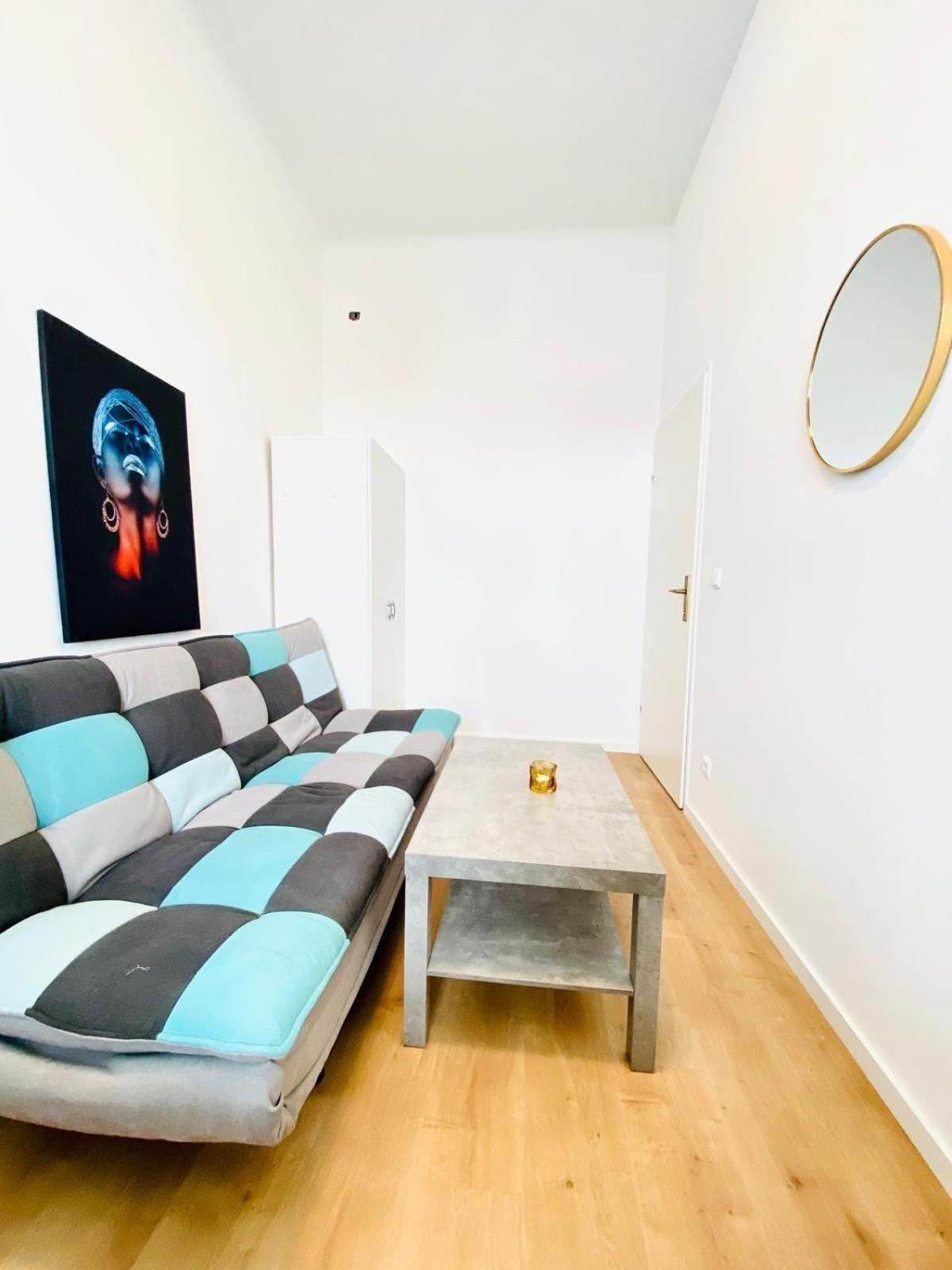 5BR Shared Apt Ideal for Groups 7 Min to Westbahnhof