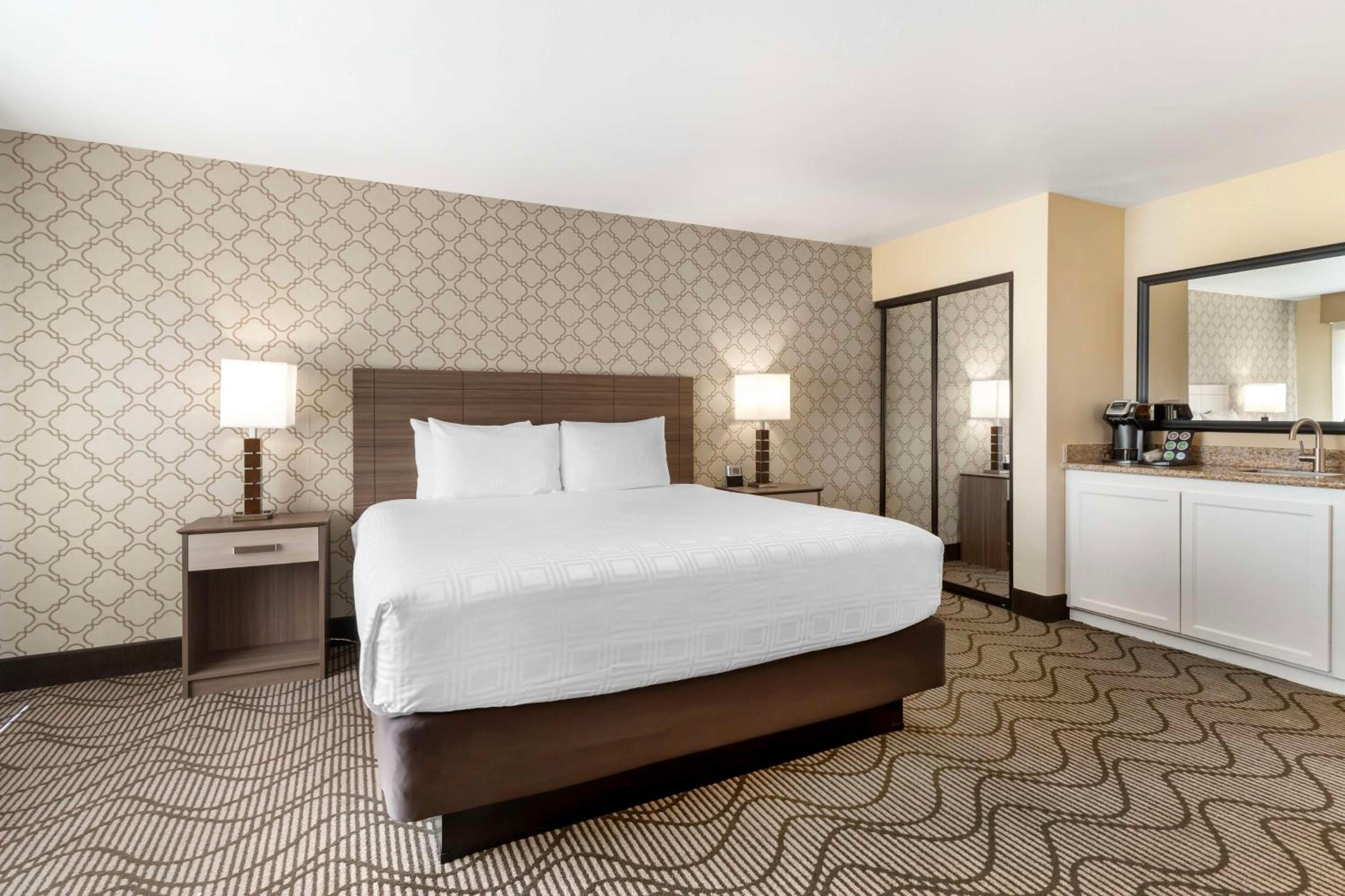 Best Western Plus Heritage Inn - Property Image 6