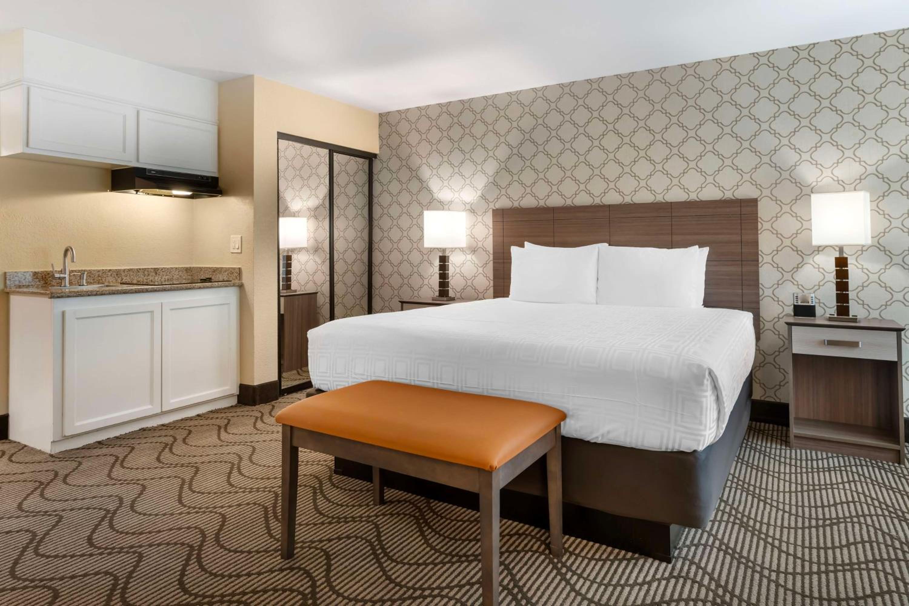 Best Western Plus Heritage Inn - Property Image 14