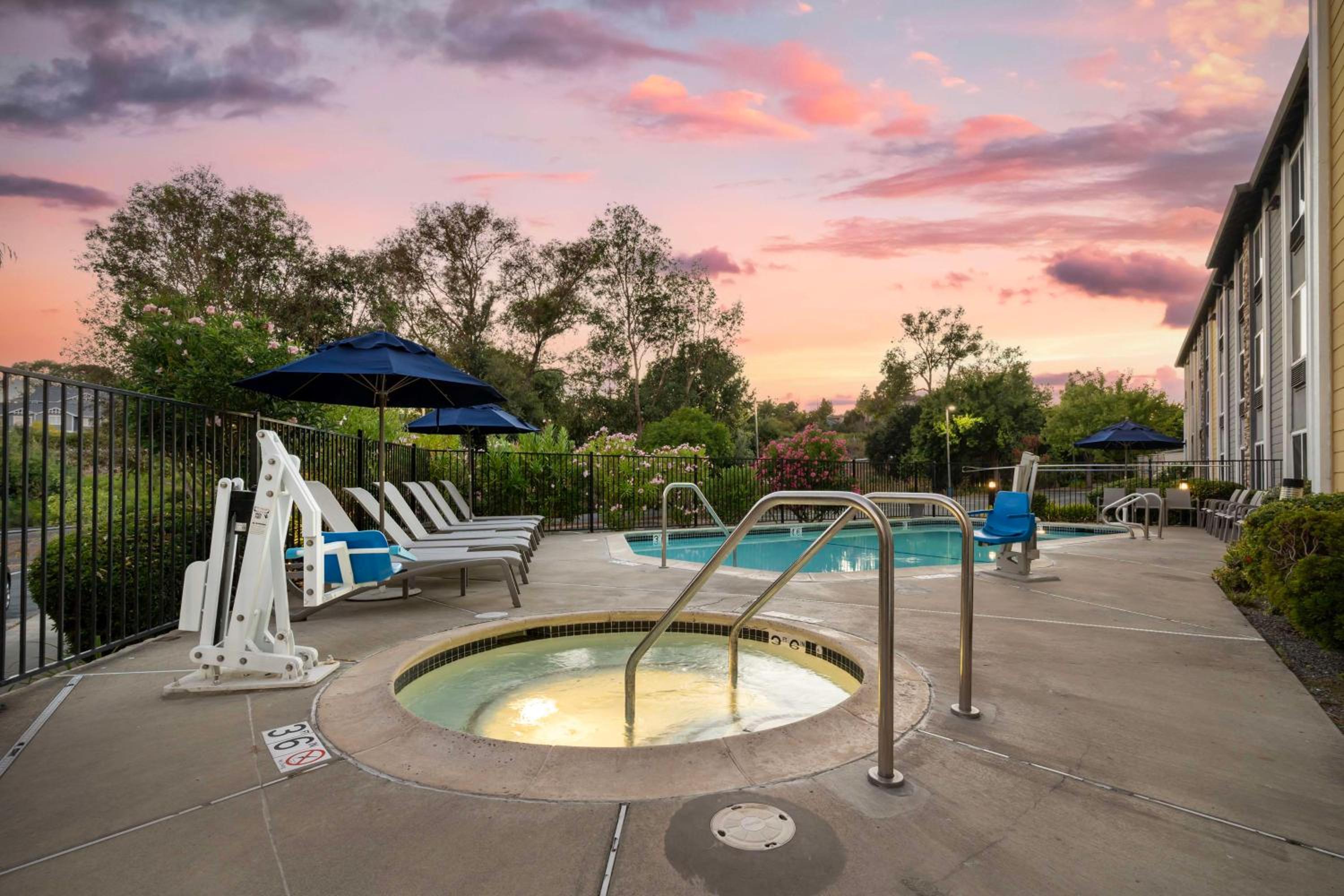 Best Western Plus Heritage Inn - Property Image 38