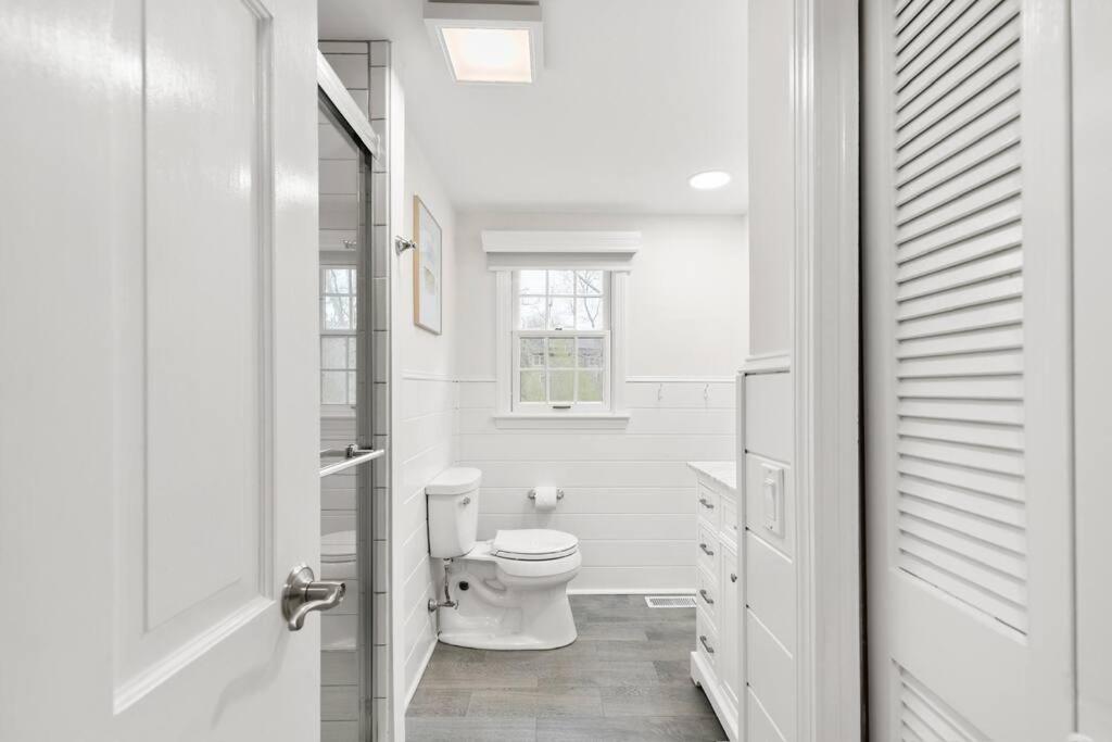 Retreat by the Hot Tub & Fire Pit, Dog-Friendly!