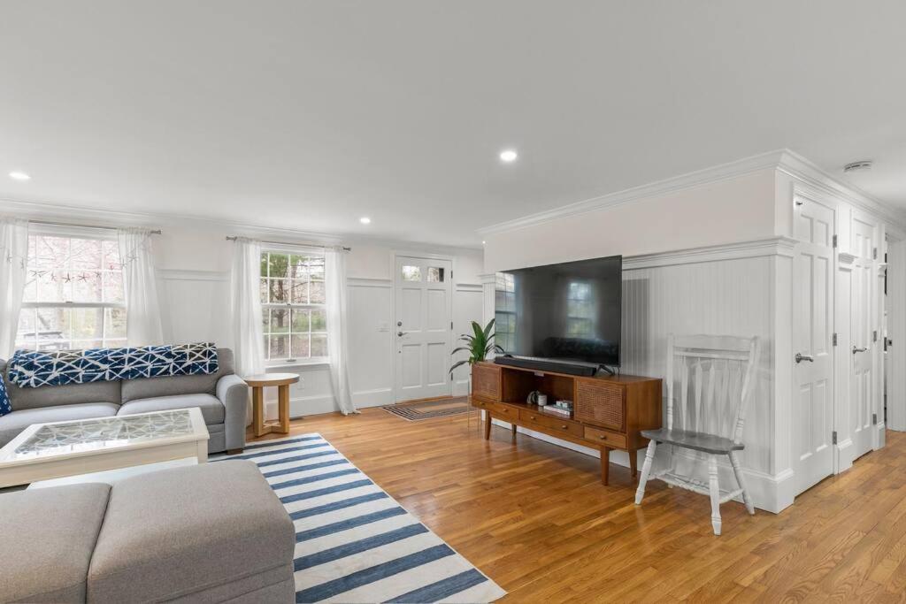Retreat by the Hot Tub & Fire Pit, Dog-Friendly!