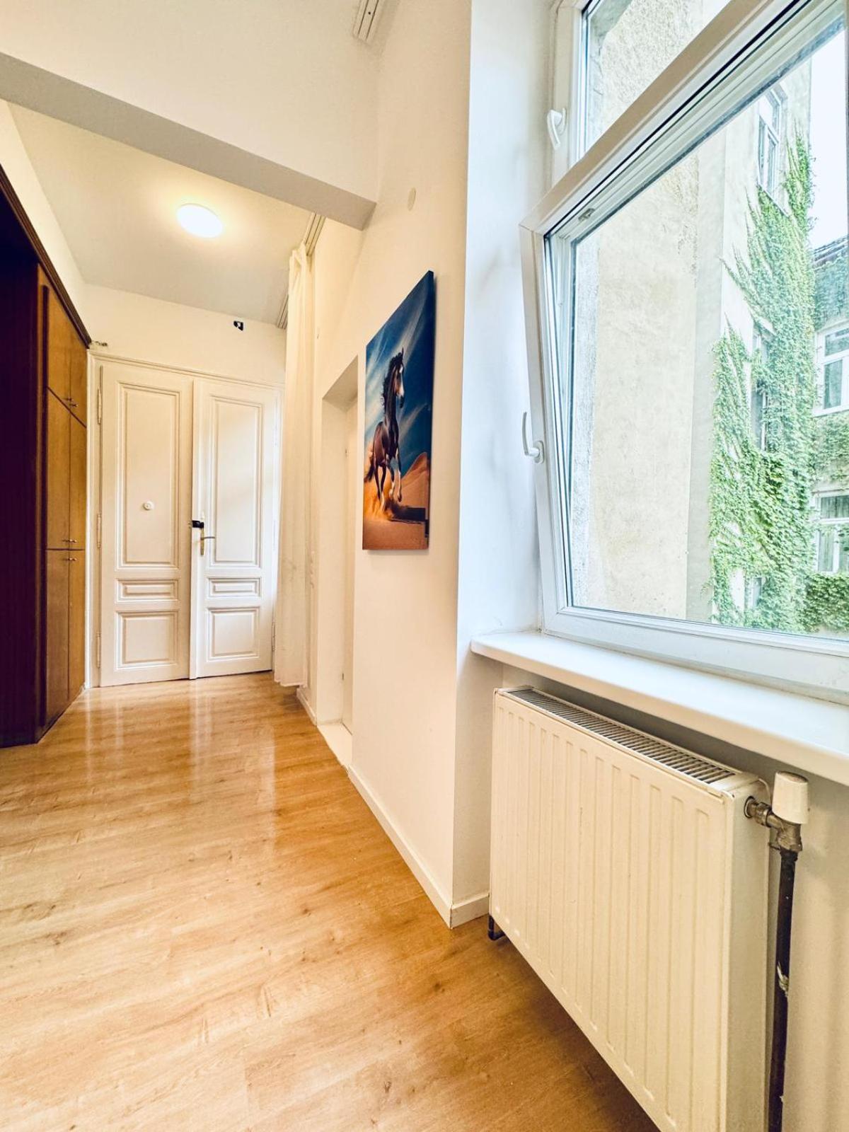 5BR Shared Apt Ideal for Groups 7 Min to Westbahnhof
