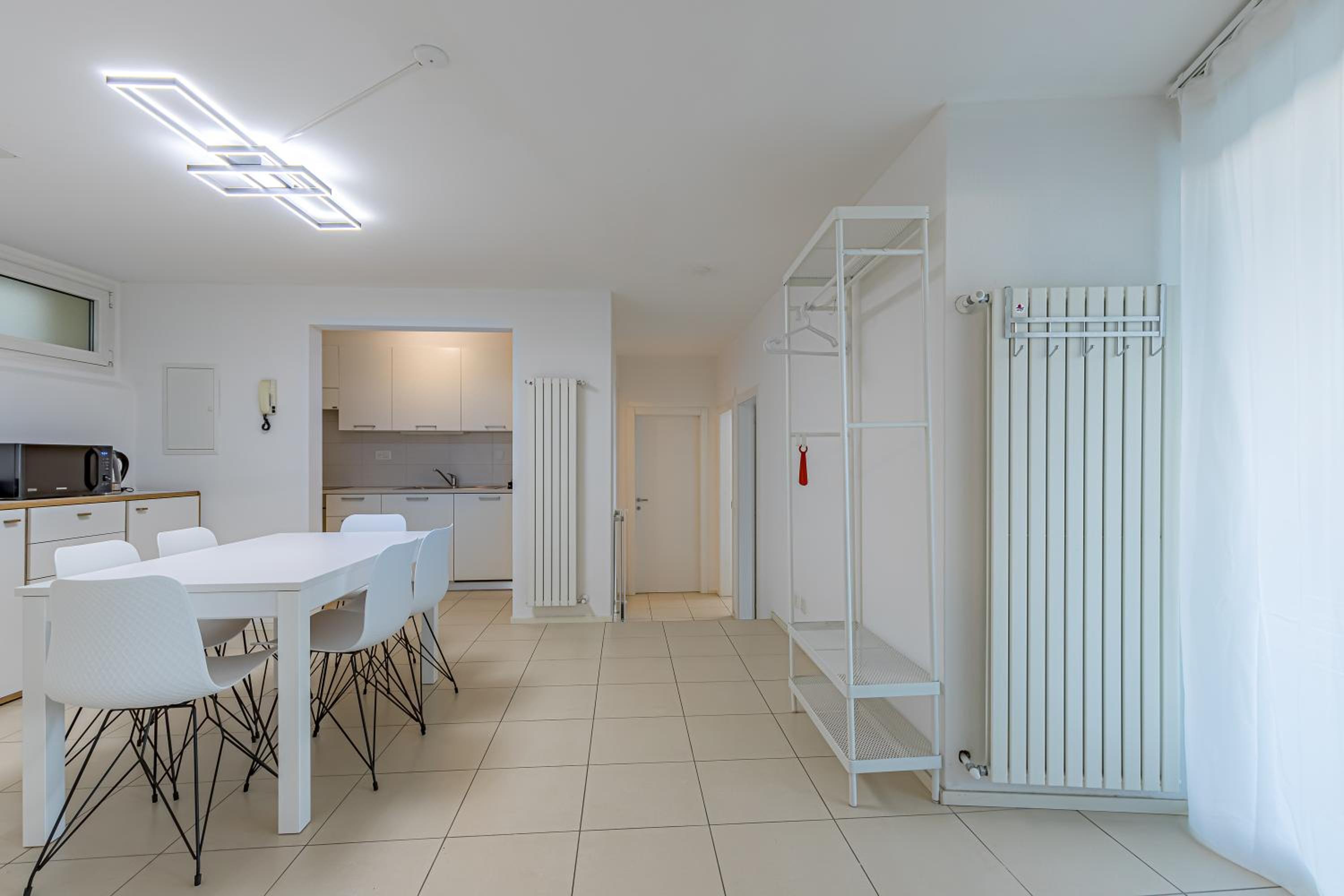 Imperial of Lugano 2 with a lake view and garden behind the station and 10 min from the lake of Lugano