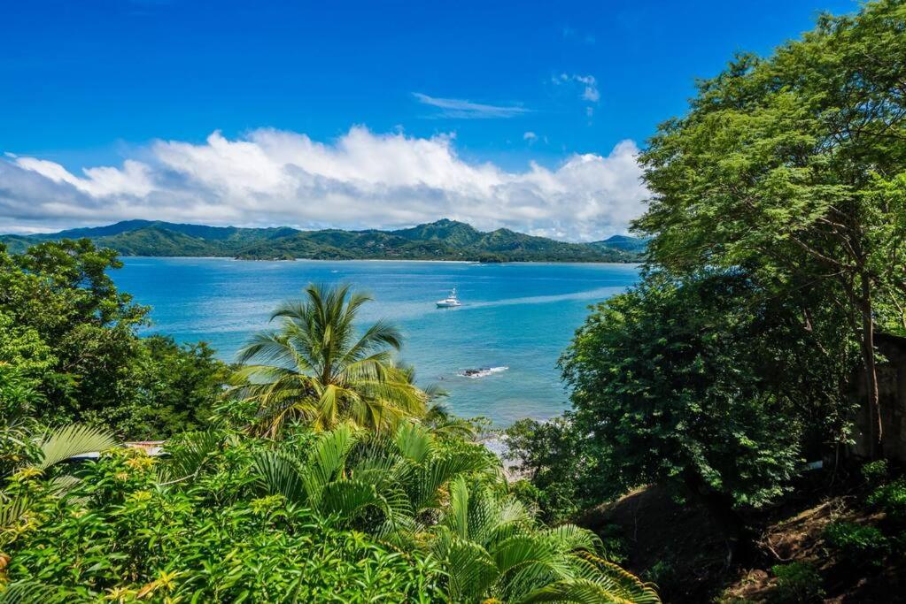 Beachfront villa - Casa Colibri