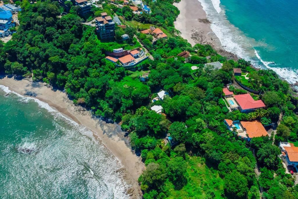 Beachfront villa - Casa Colibri