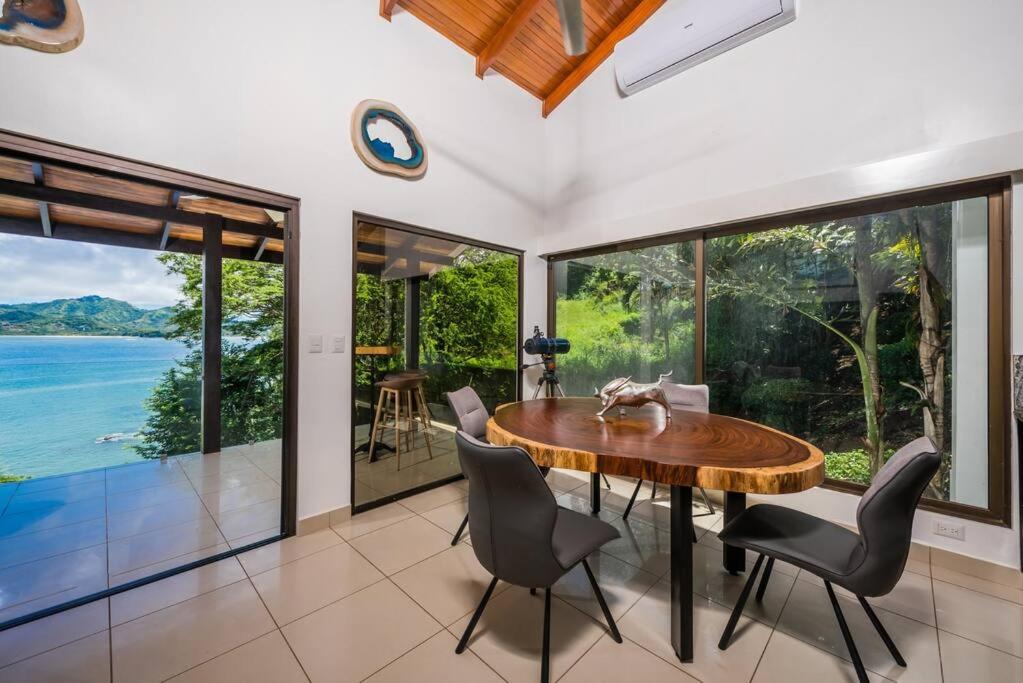 Beachfront villa - Casa Colibri