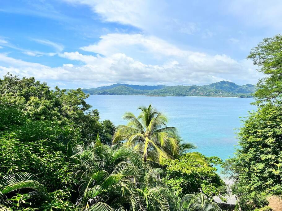 Beachfront villa - Casa Colibri