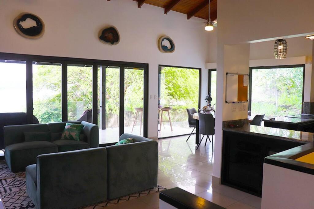 Beachfront villa - Casa Colibri