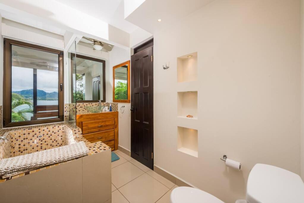 Beachfront villa - Casa Colibri