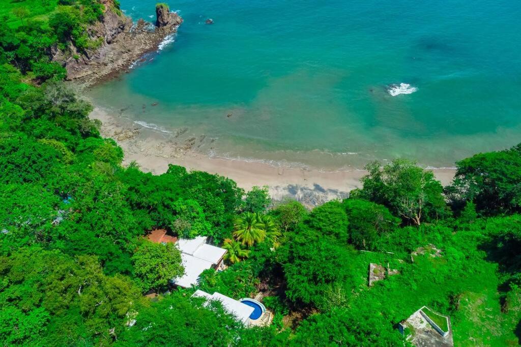 Beachfront villa - Casa Colibri