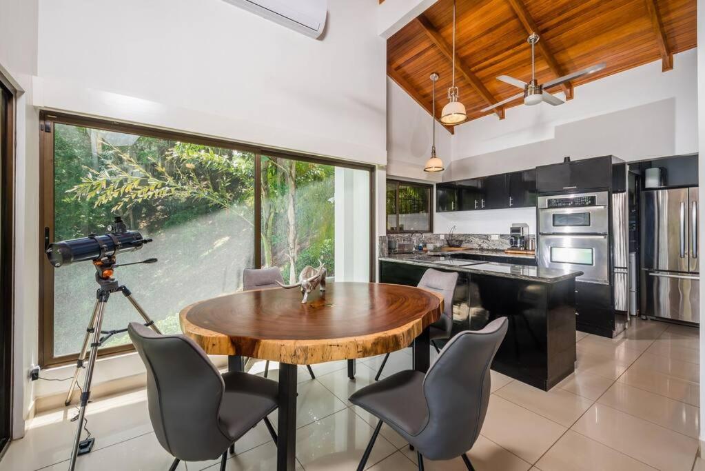 Beachfront villa - Casa Colibri