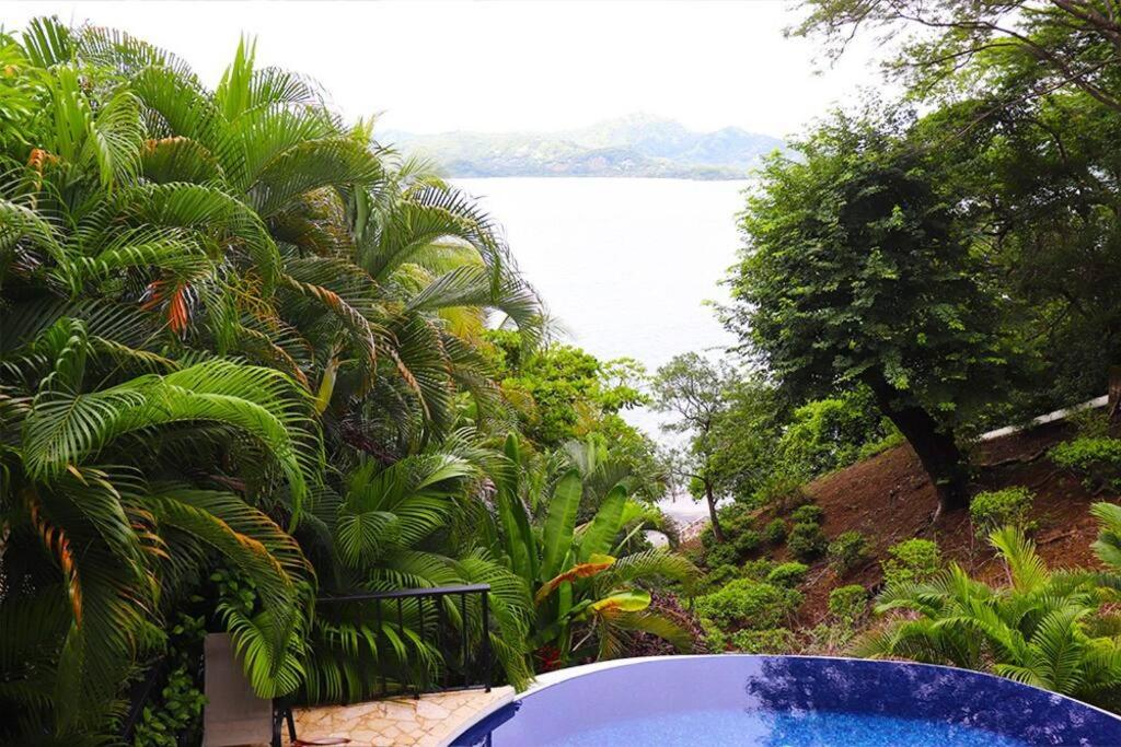 Beachfront villa - Casa Colibri