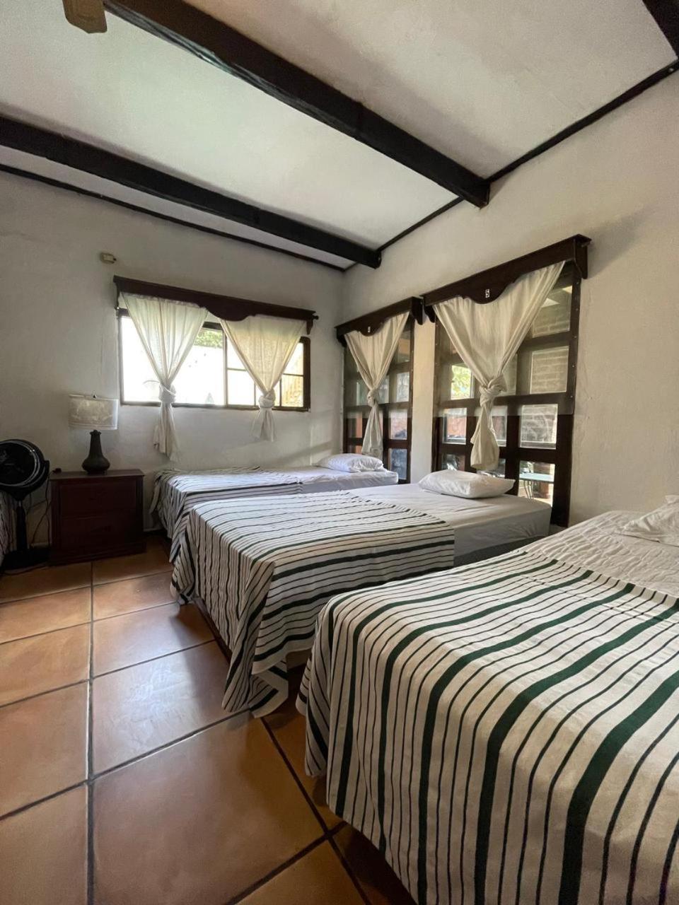 Old Bells Hostel Santa Ana