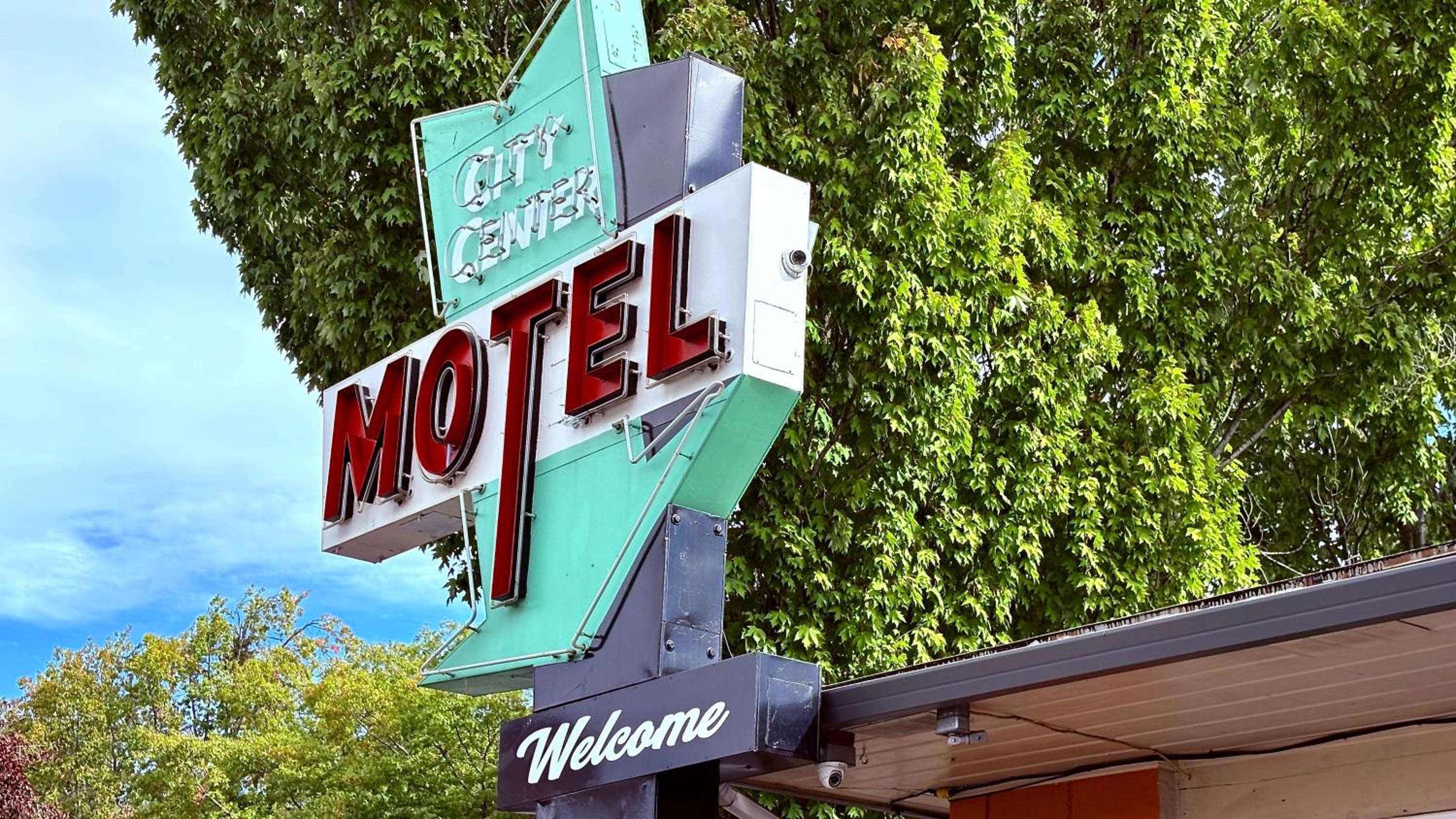 Medford Vacations - City Center Motel - Property Image 16