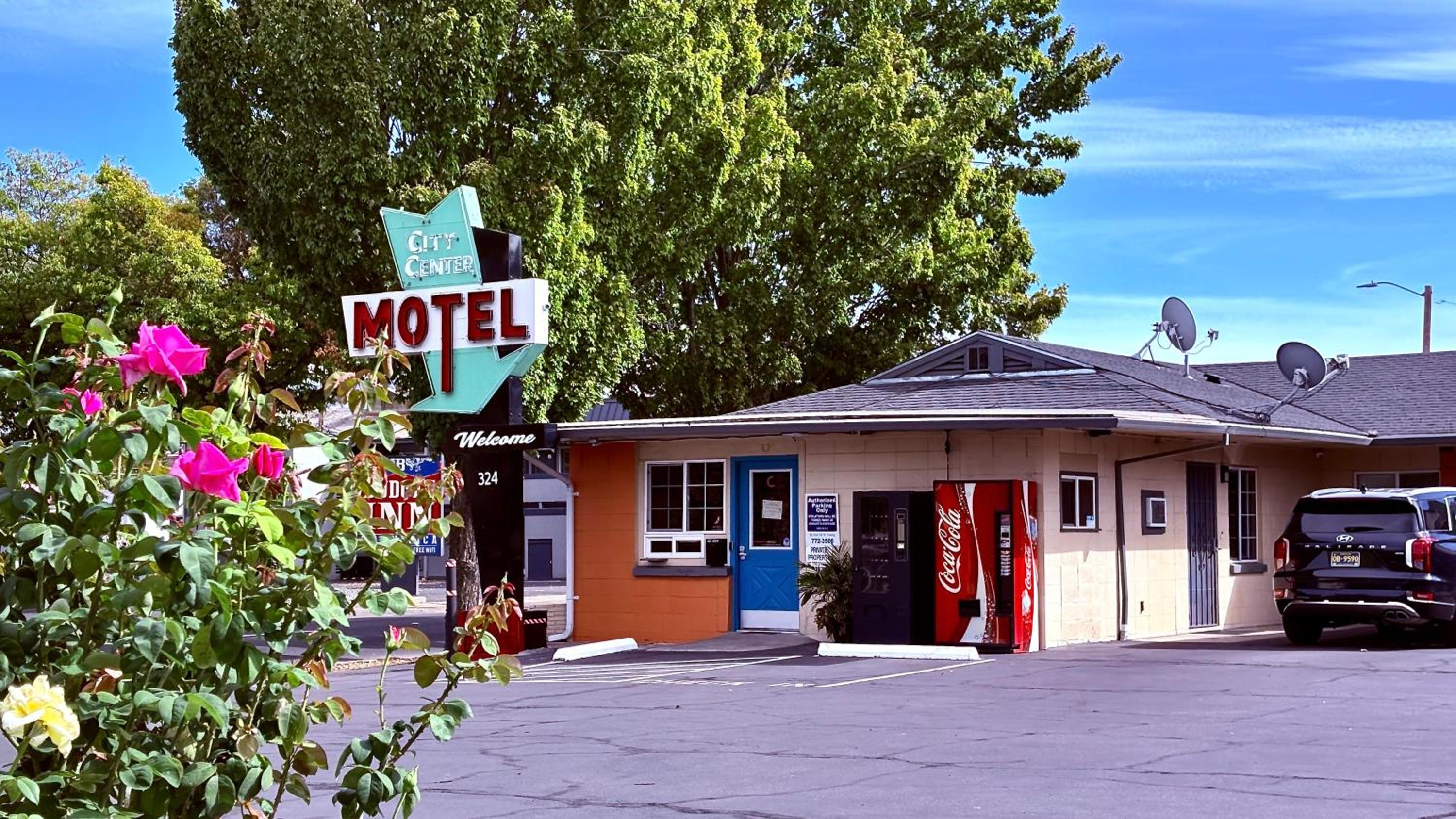 Medford Vacations - City Center Motel - Property Image 1