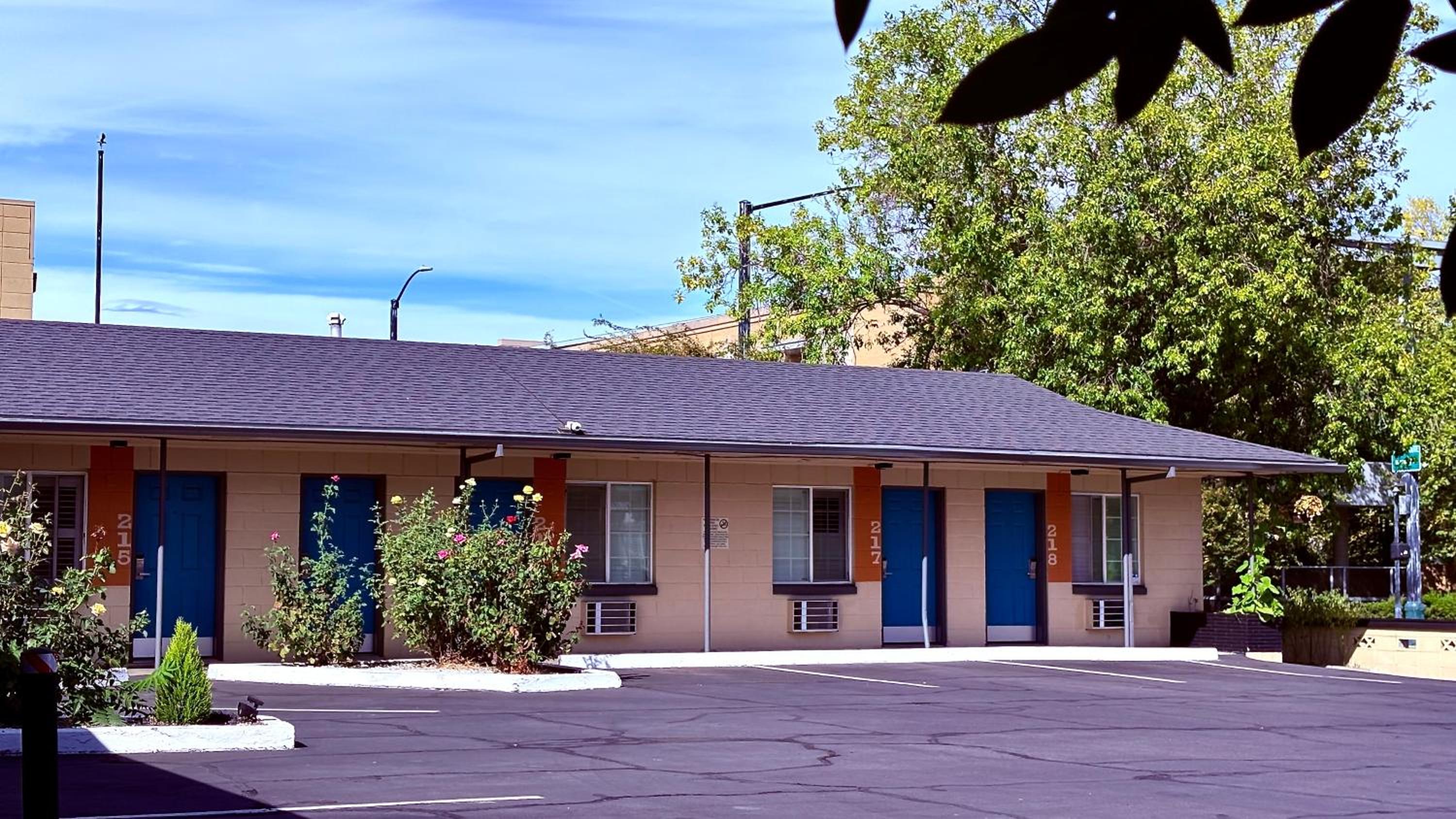 Medford Vacations - City Center Motel - Property Image 23