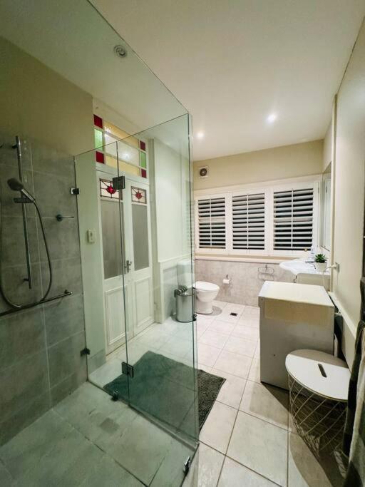 House 3 bedrooms 2 baths 2 parkings in Mosman