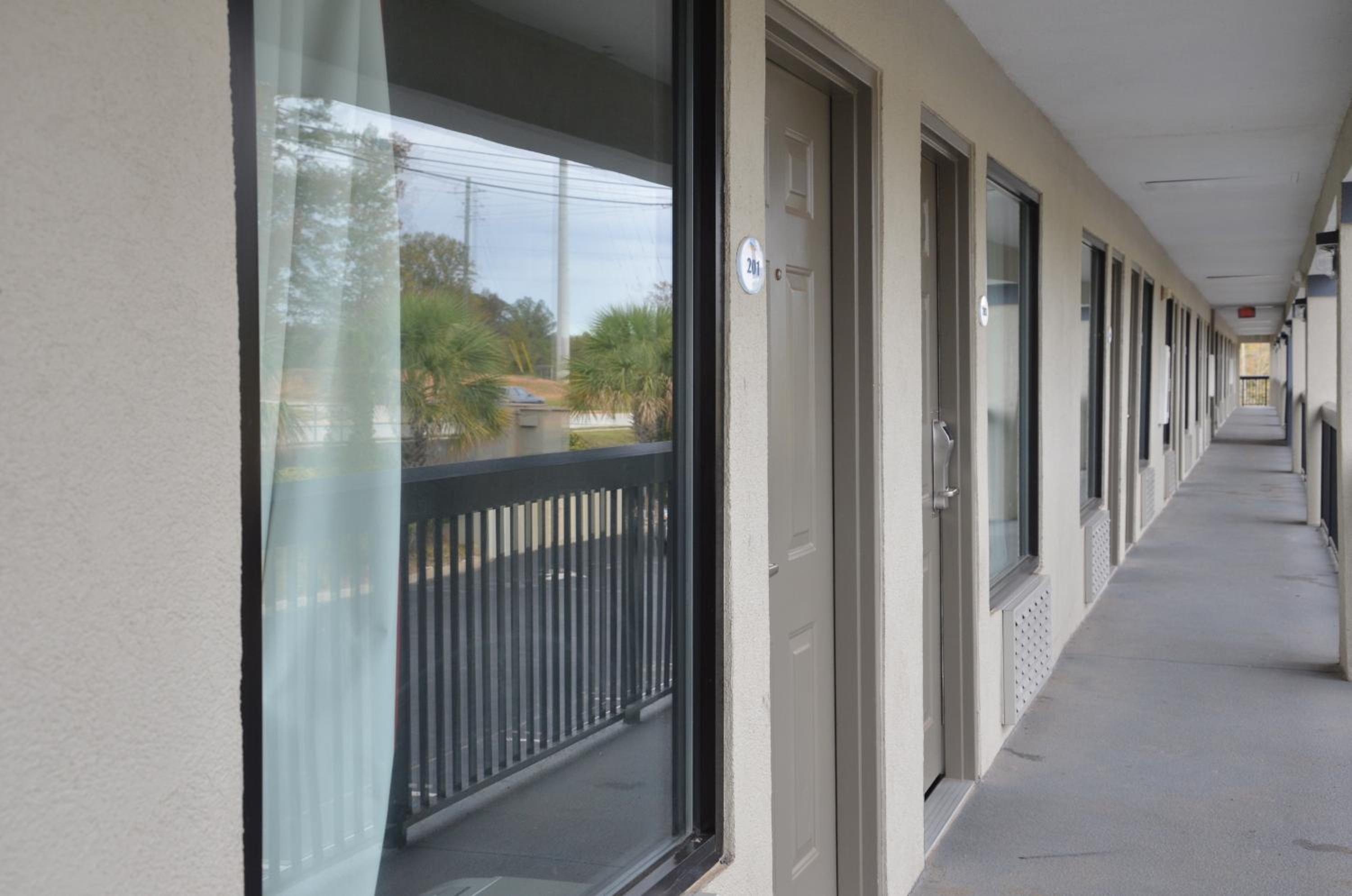 Baymont Suites