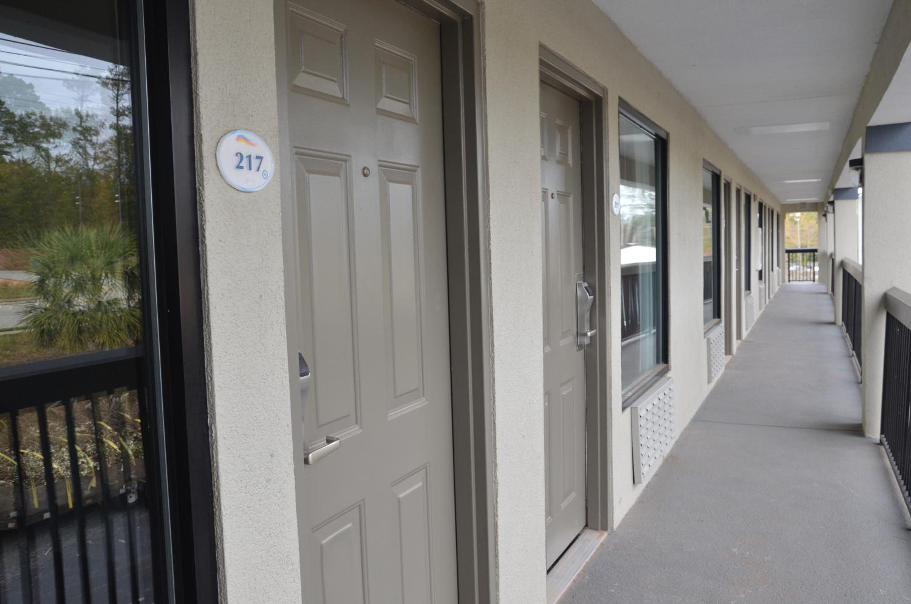 Baymont Suites