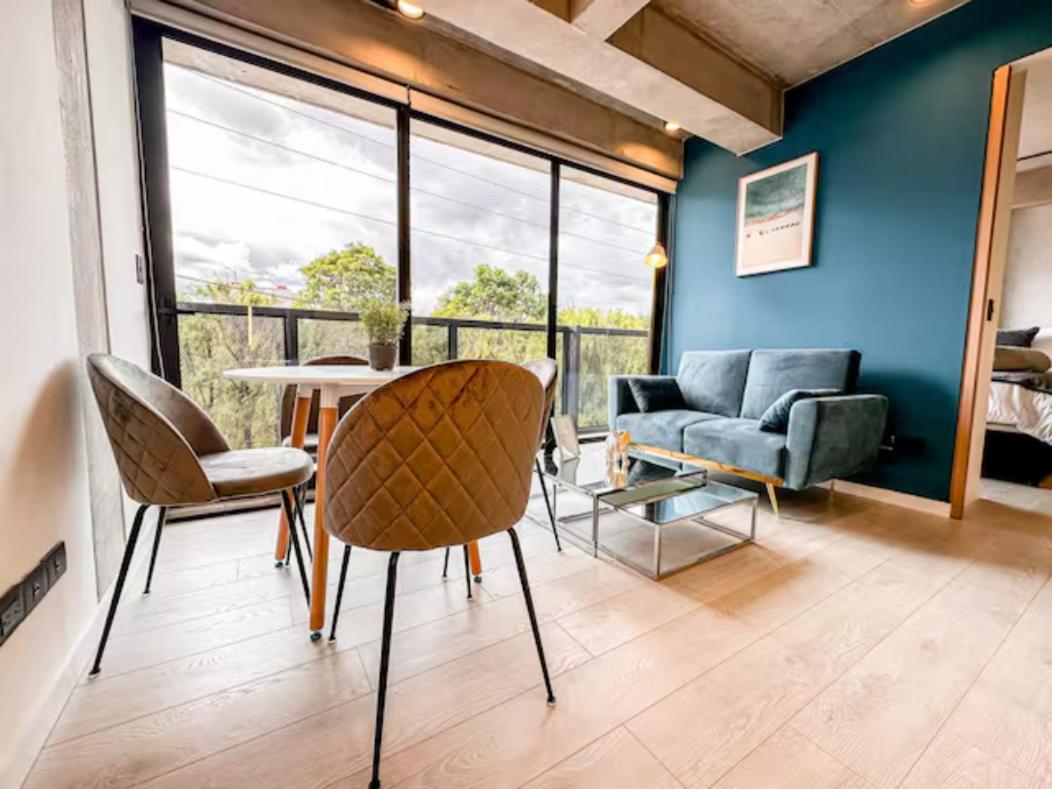 Skyline Suites - Elegant Living with Coworking & Scenic Views