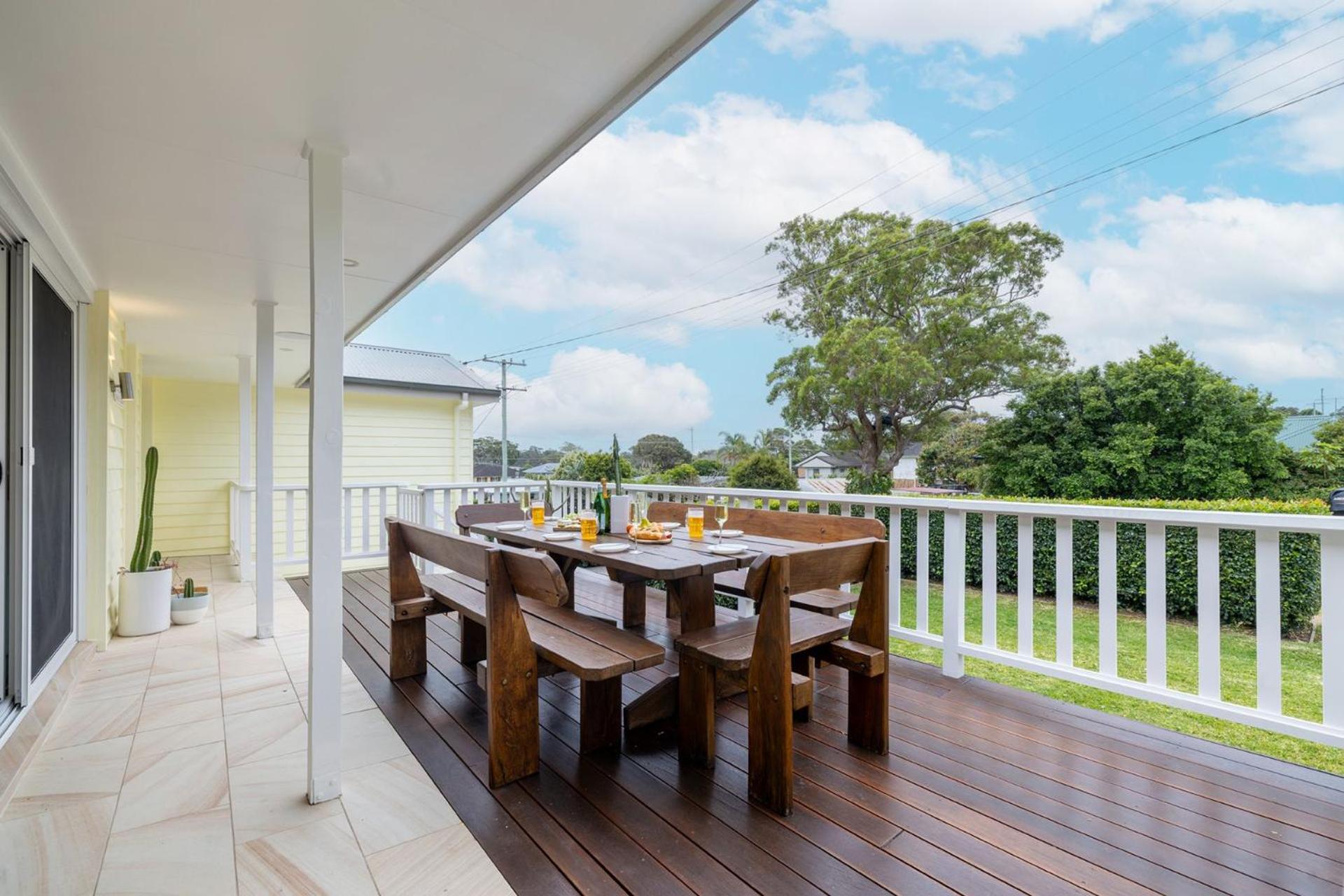 Illaroo House 16 Verona Rd - pet friendly, boat parking, Wi-Fi