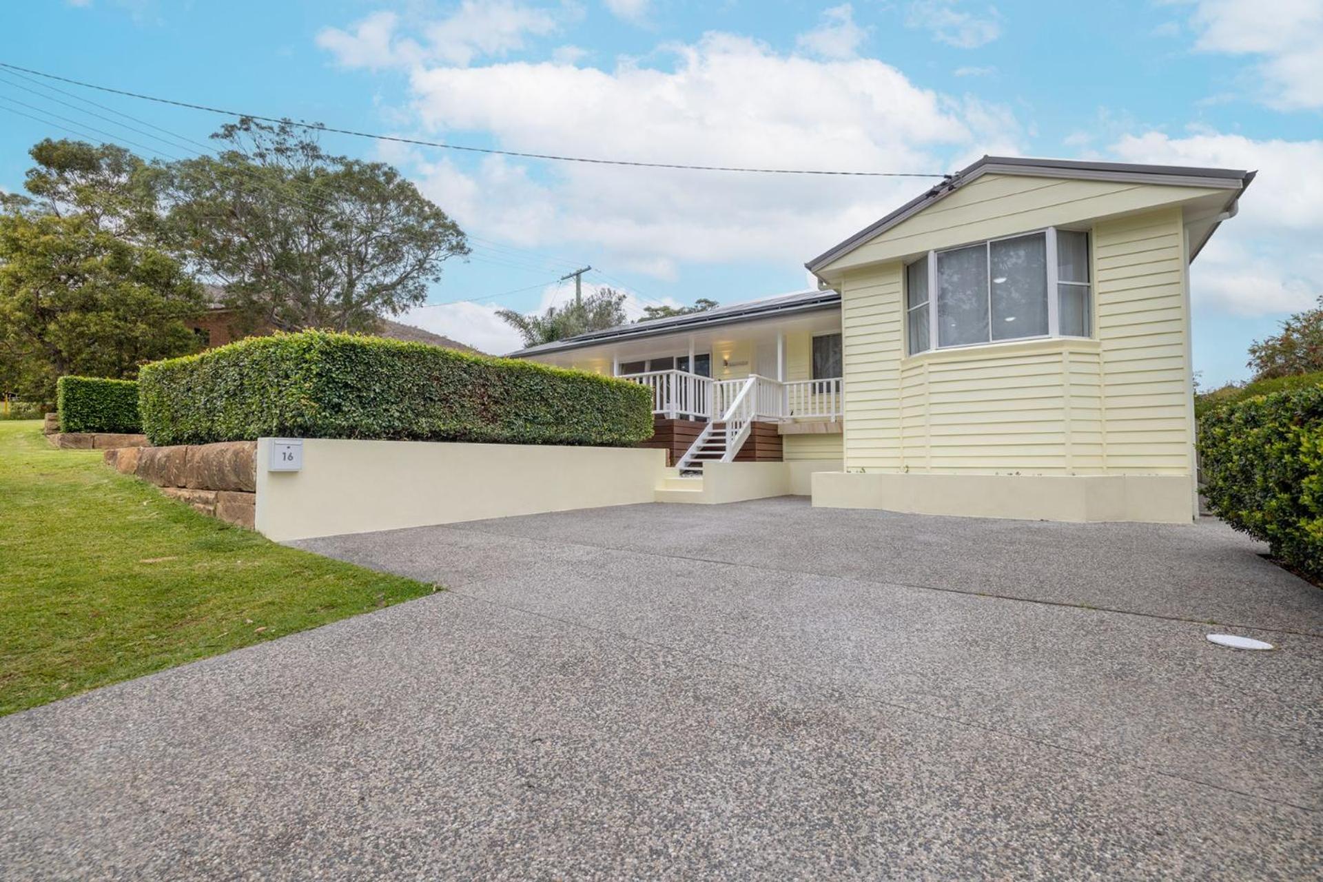 Illaroo House 16 Verona Rd - pet friendly, boat parking, Wi-Fi