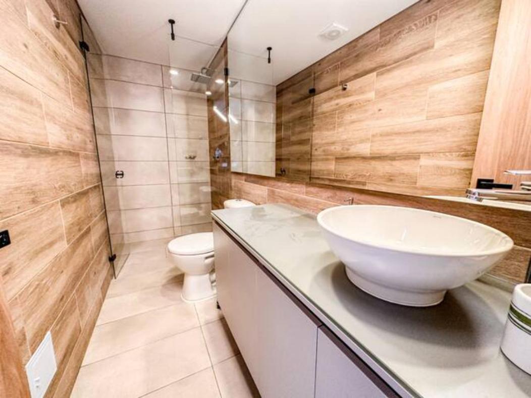 Skyline Suites - Elegant Living with Coworking & Scenic Views