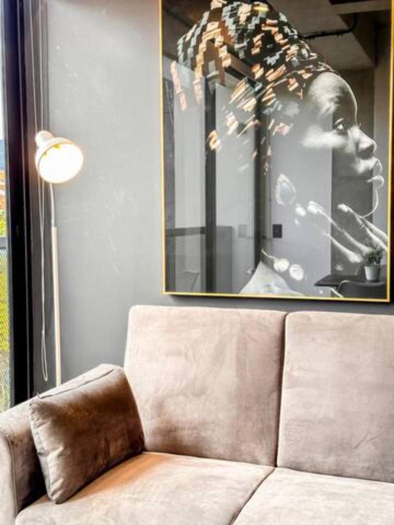 Skyline Suites - Elegant Living with Coworking & Scenic Views
