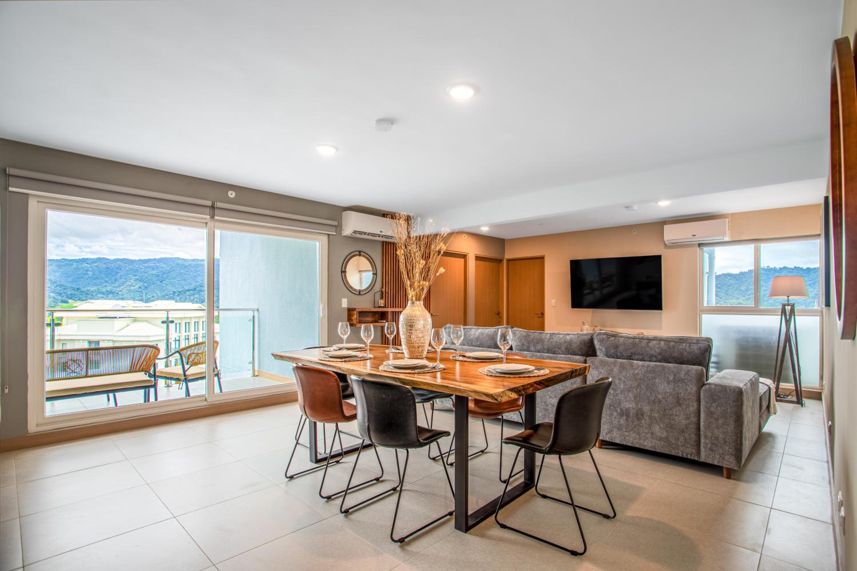 CASAGO 1603B, BRAND NEW RENTAL Experience Jaco from a Unique Modern Condo!