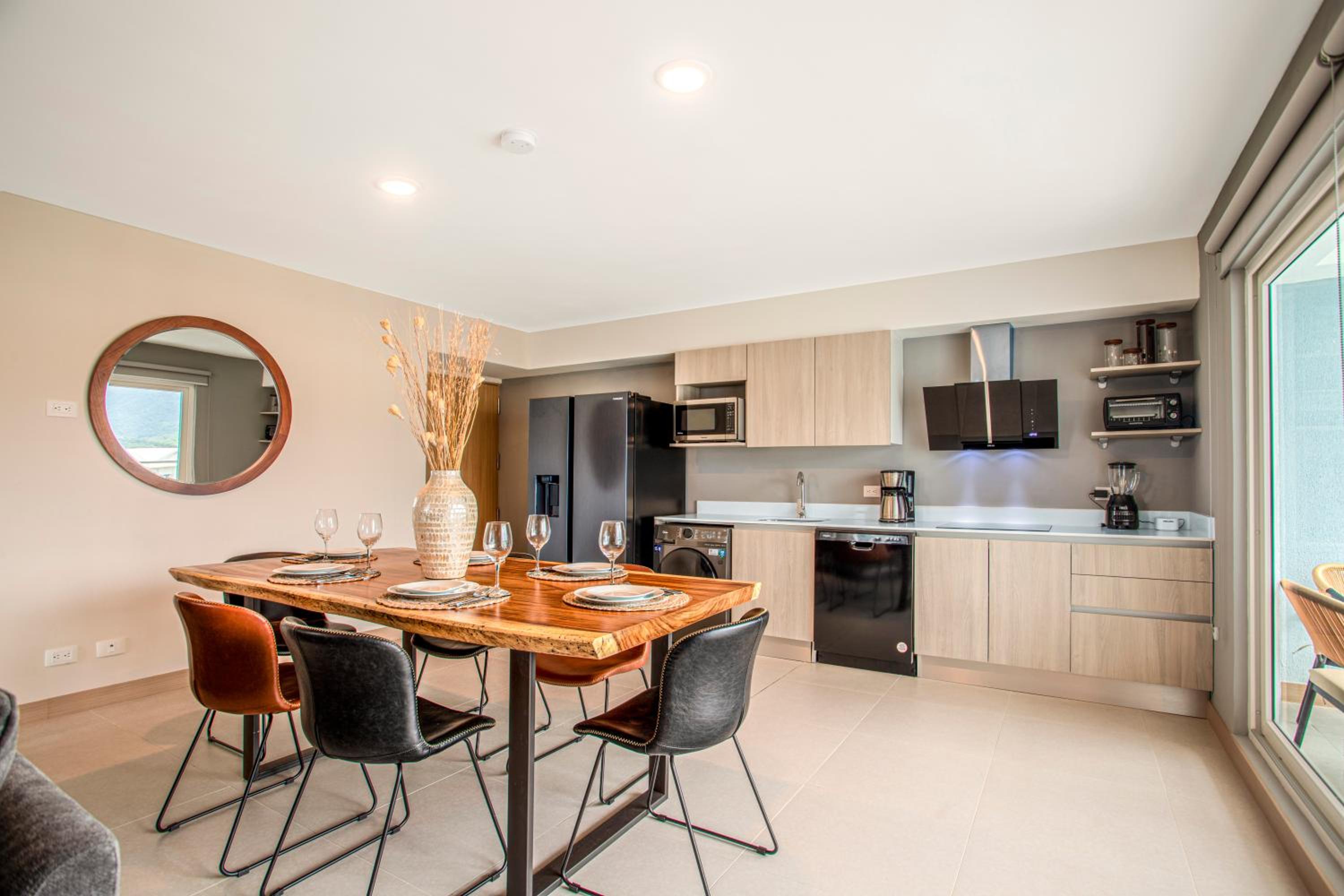 CASAGO 1603B, BRAND NEW RENTAL Experience Jaco from a Unique Modern Condo!