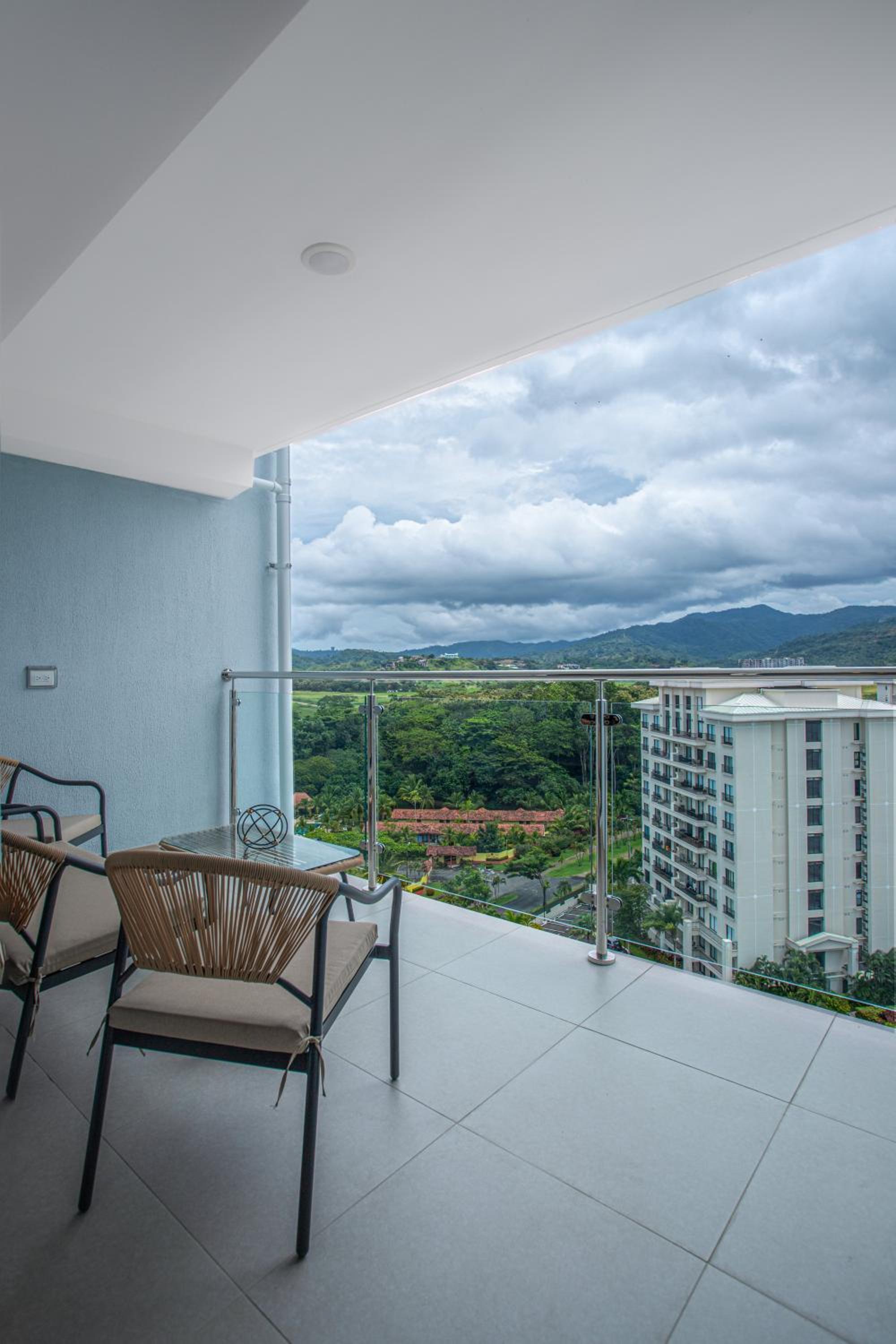 CASAGO 1603B, BRAND NEW RENTAL Experience Jaco from a Unique Modern Condo!