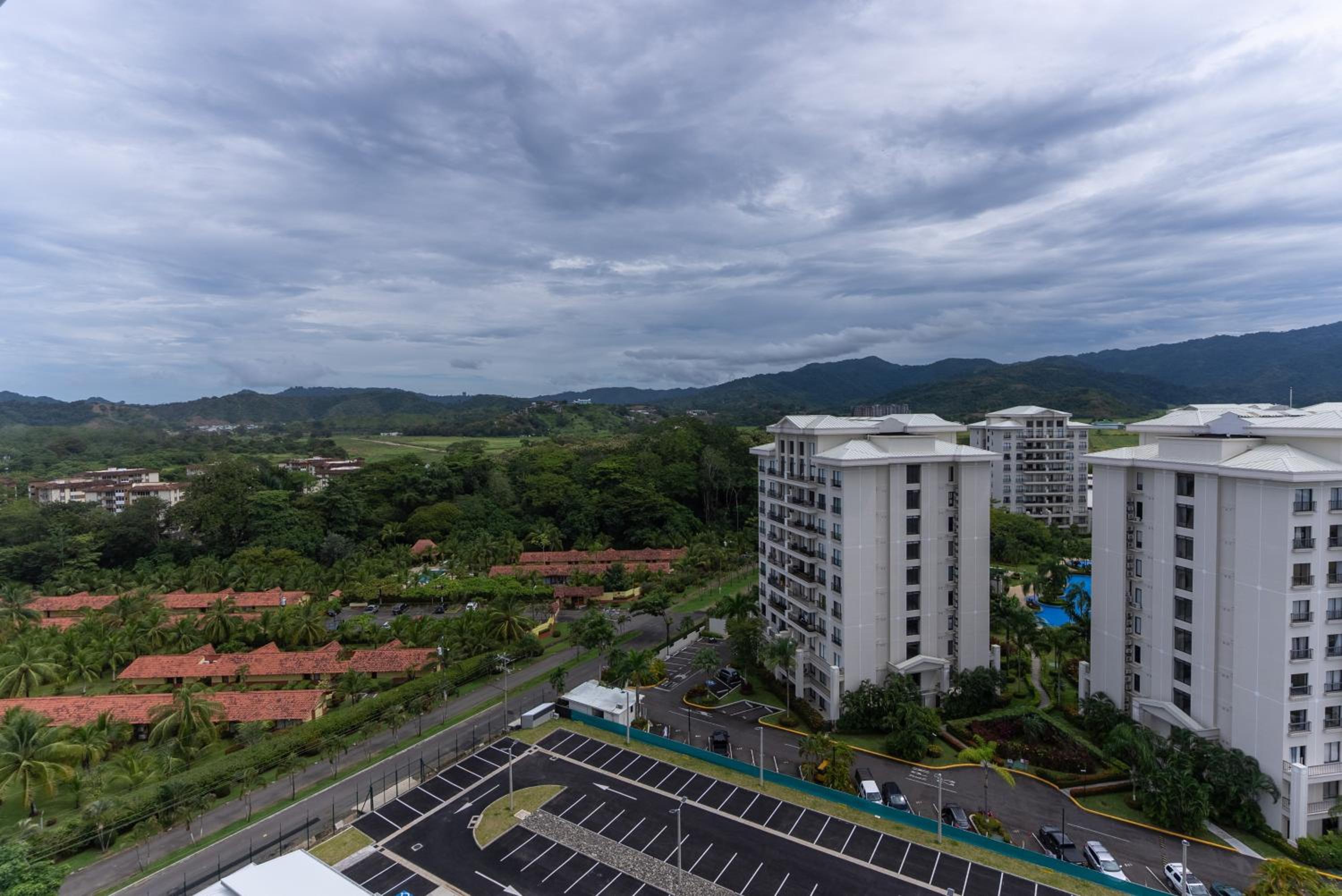 CASAGO 1603B, BRAND NEW RENTAL Experience Jaco from a Unique Modern Condo!