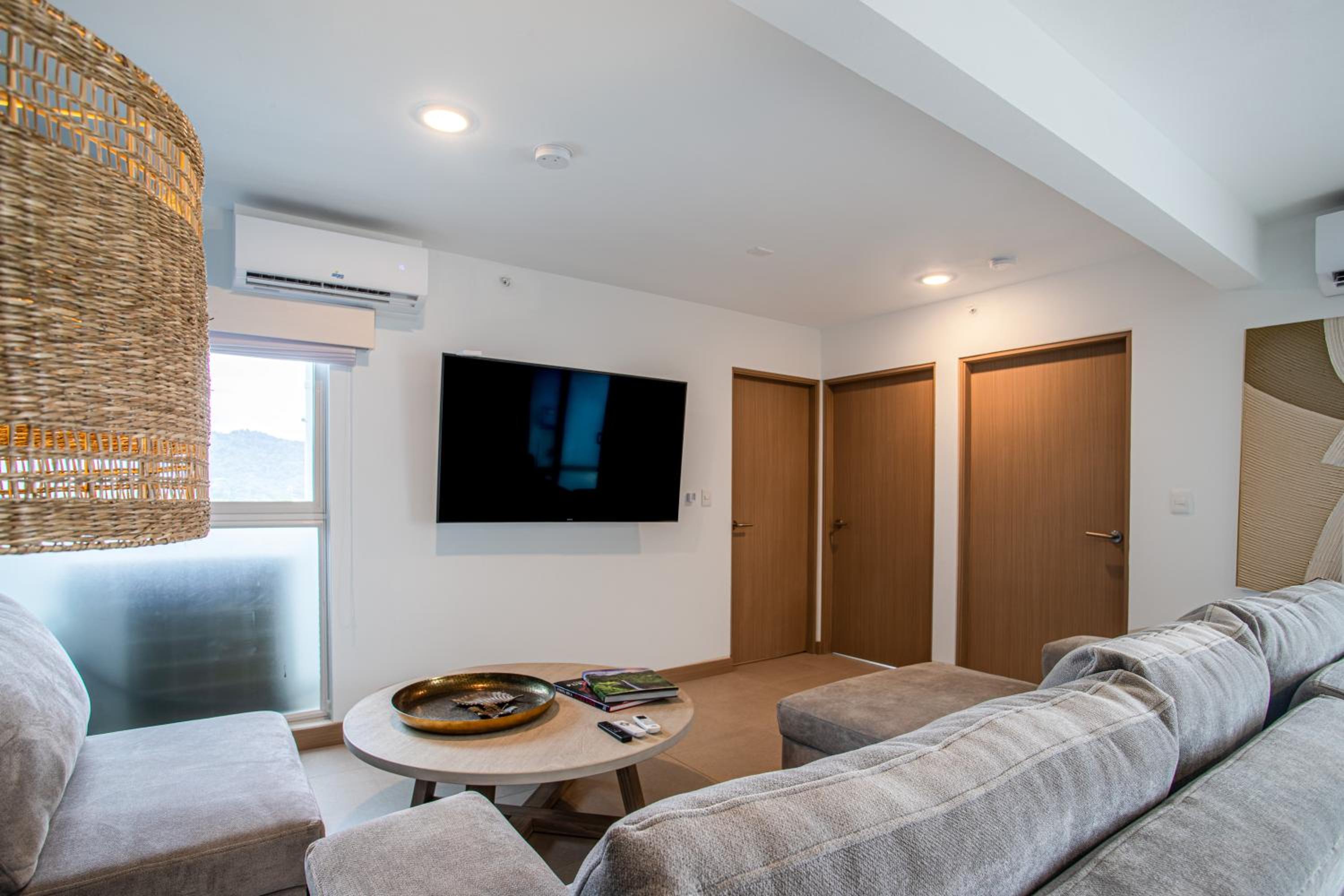 CASAGO 1102B, BRAND NEW RENTAL with Spectacular Ocean Views