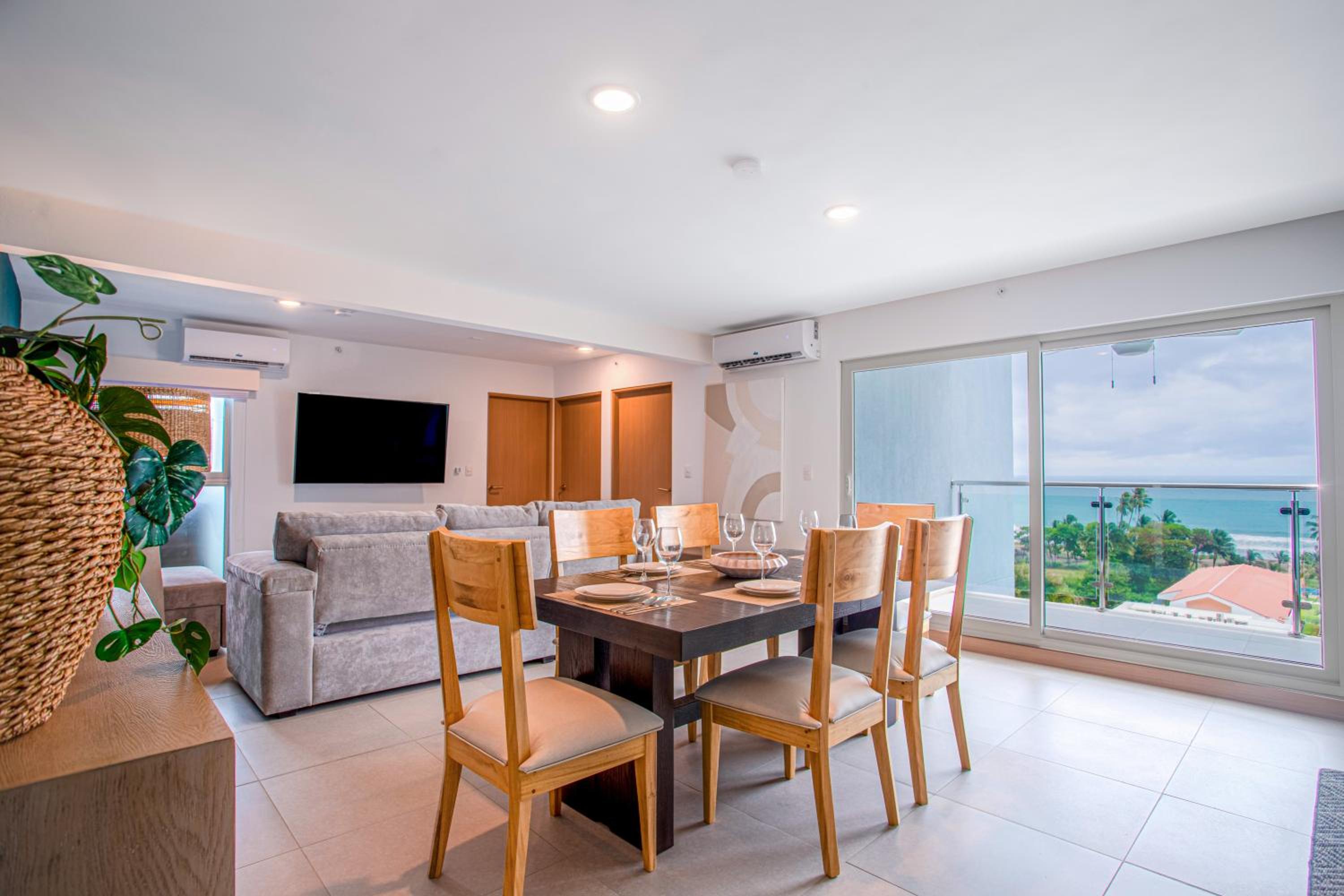 CASAGO 1102B, BRAND NEW RENTAL with Spectacular Ocean Views