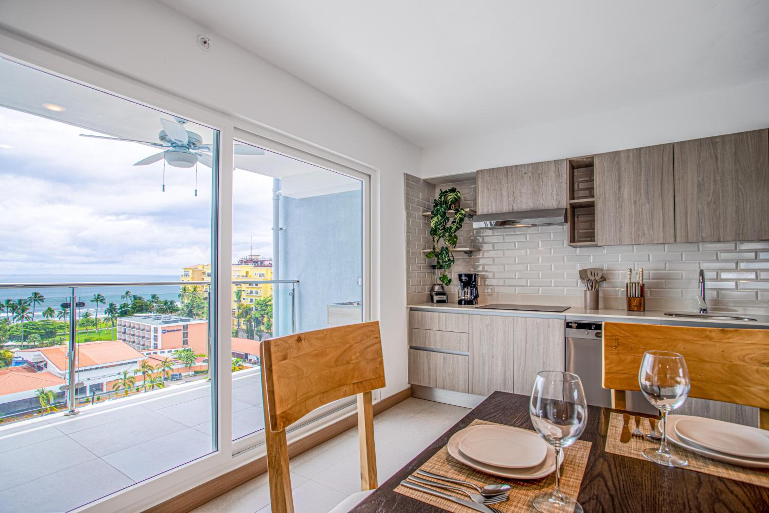 CASAGO 1102B, BRAND NEW RENTAL with Spectacular Ocean Views