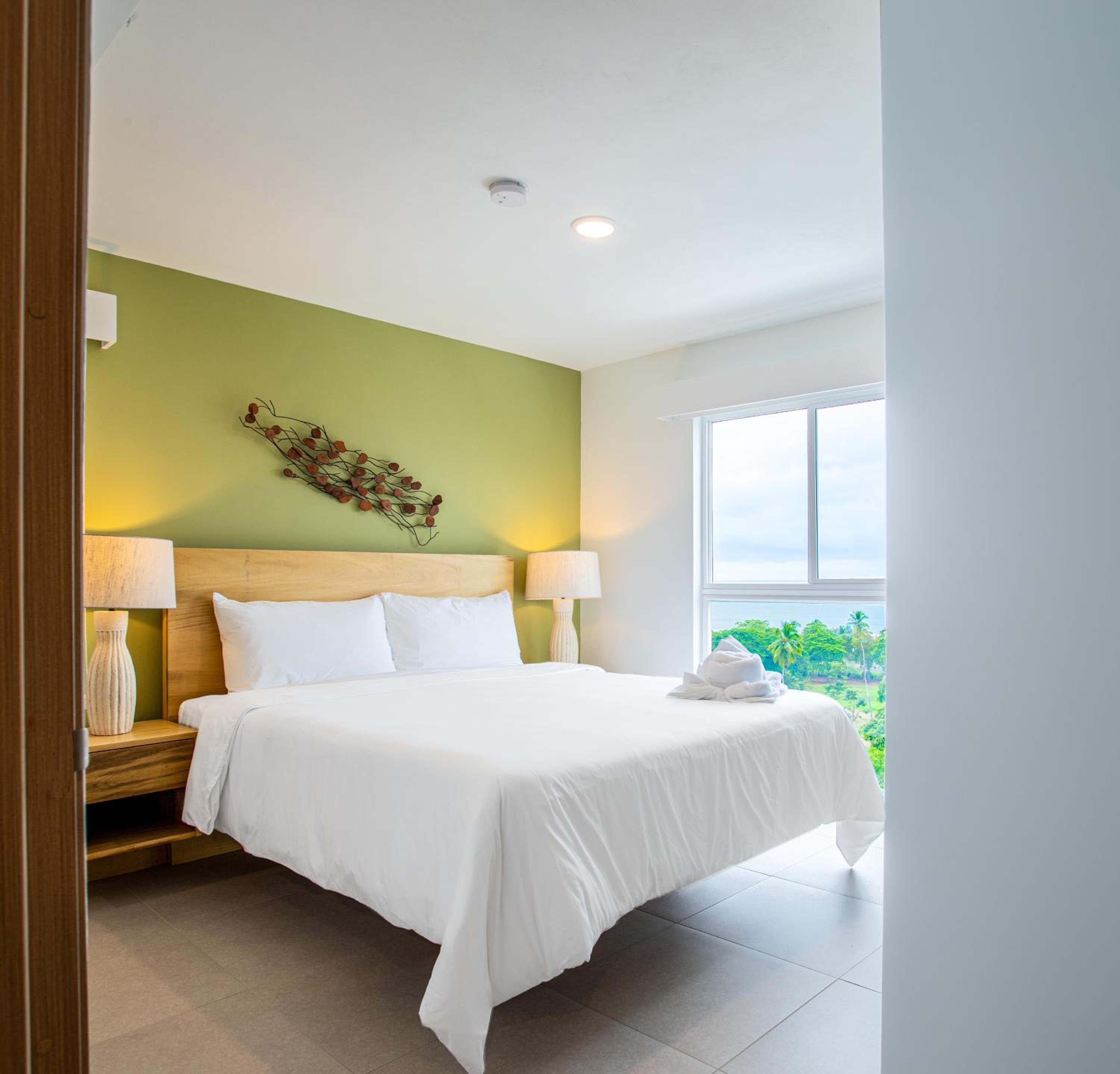 CASAGO 1102B, BRAND NEW RENTAL with Spectacular Ocean Views