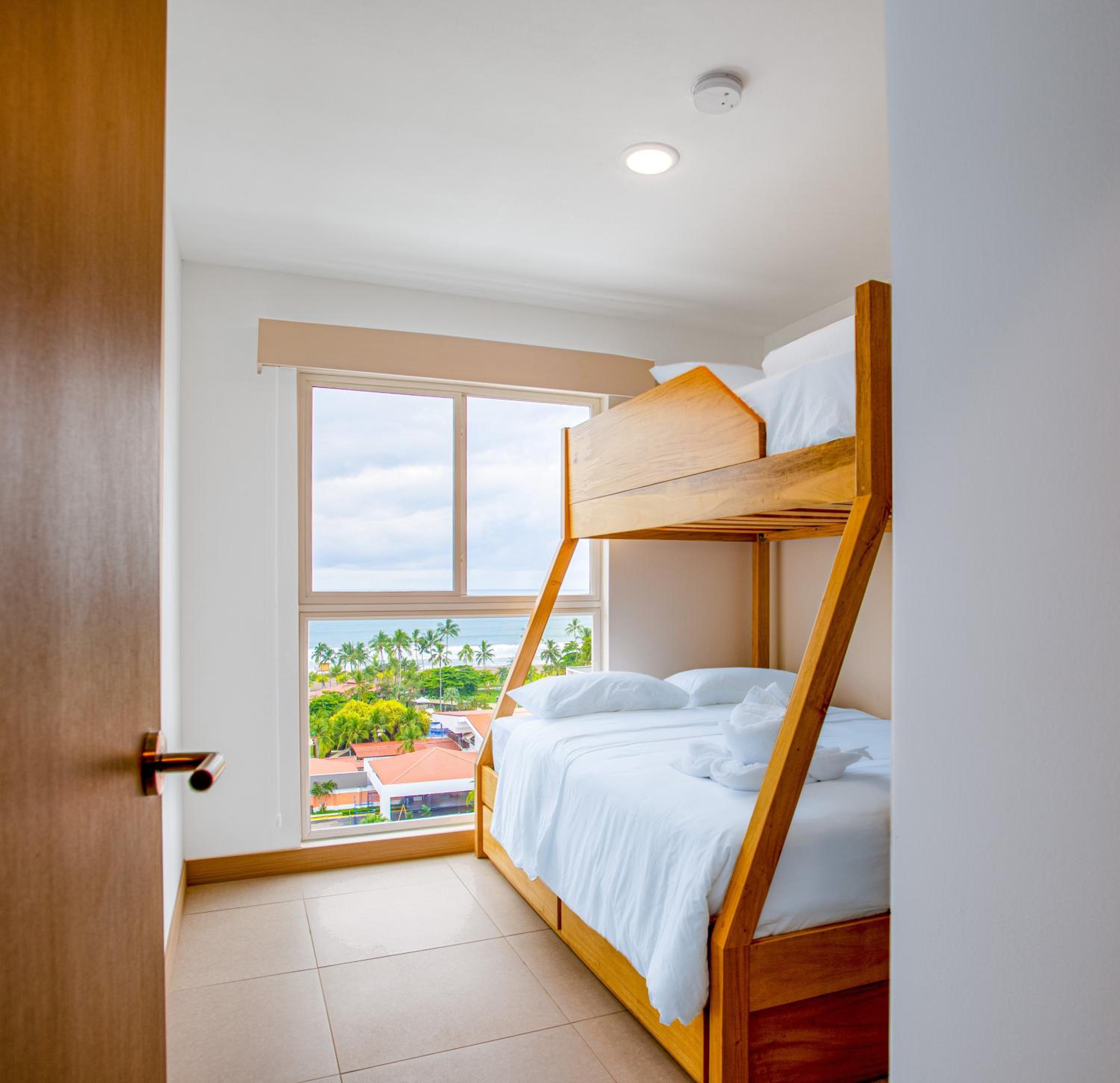 CASAGO 1102B, BRAND NEW RENTAL with Spectacular Ocean Views