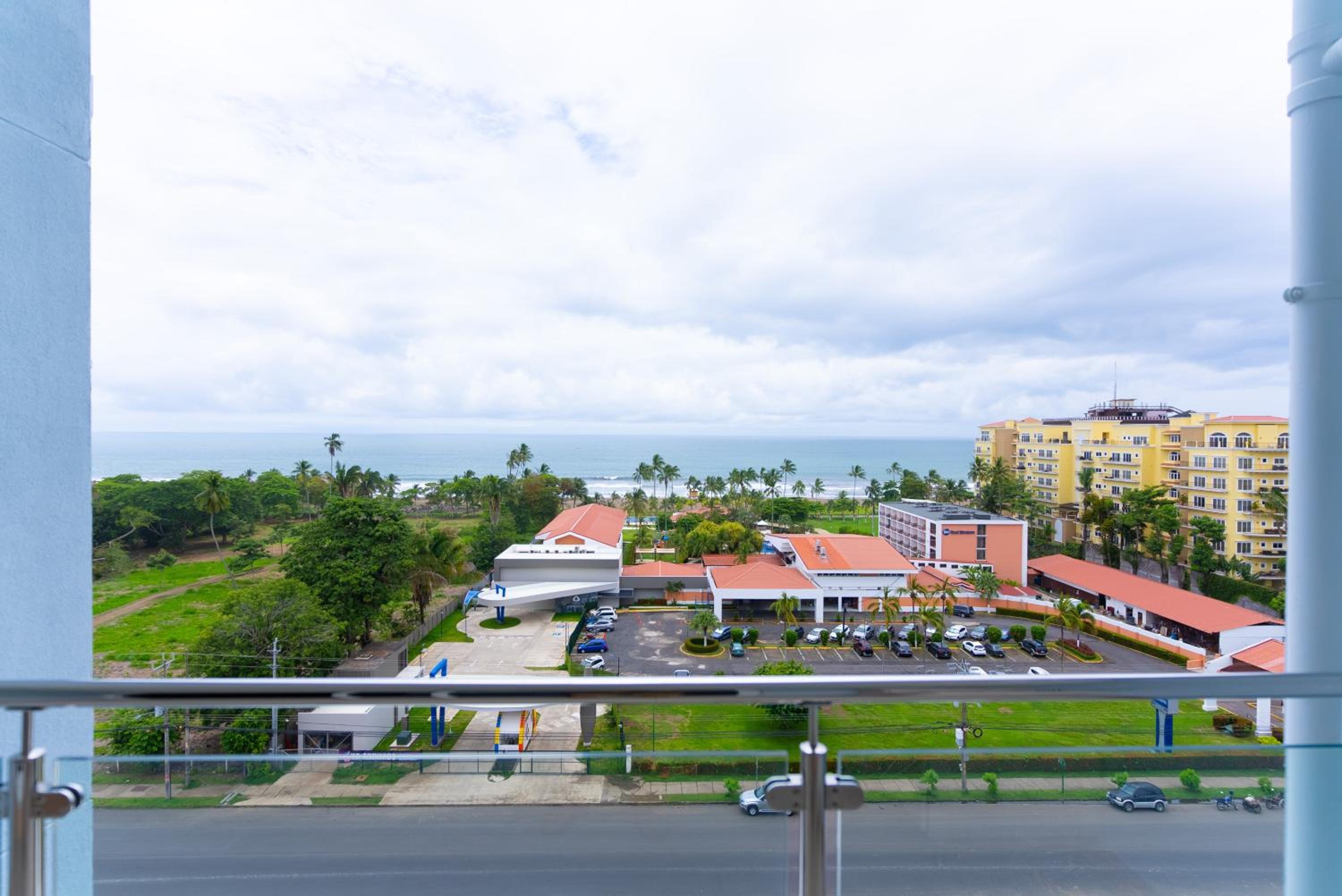 CASAGO 1102B, BRAND NEW RENTAL with Spectacular Ocean Views