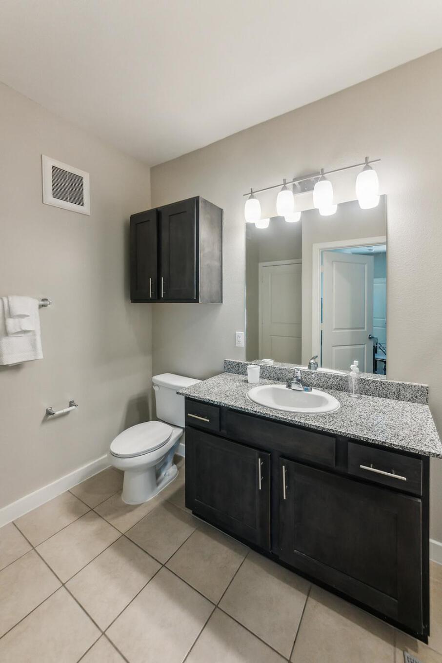 Beautiful 1bd Apt I Properties By Preston view 3