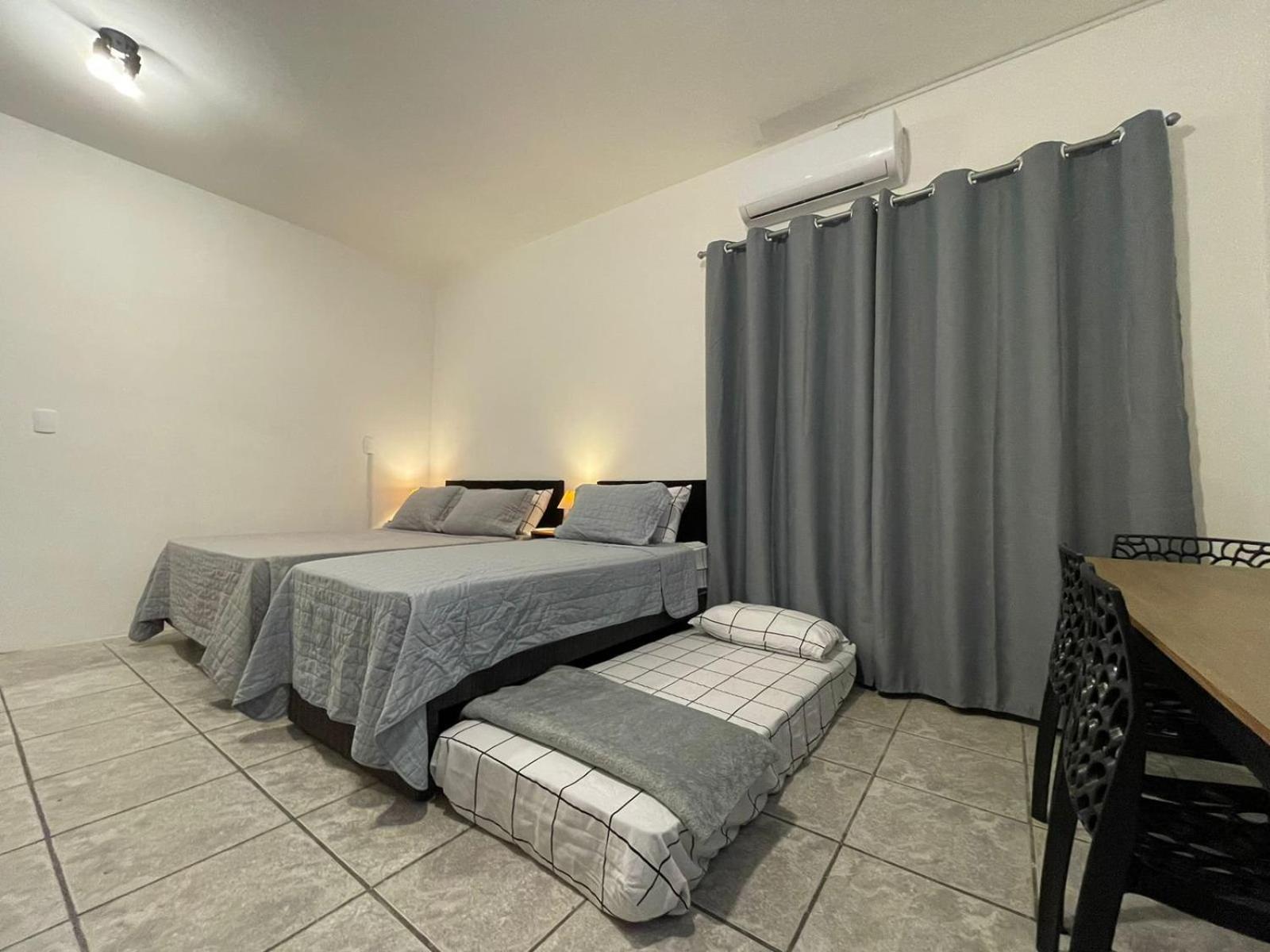 Large Studios 2km from Vila Germanica