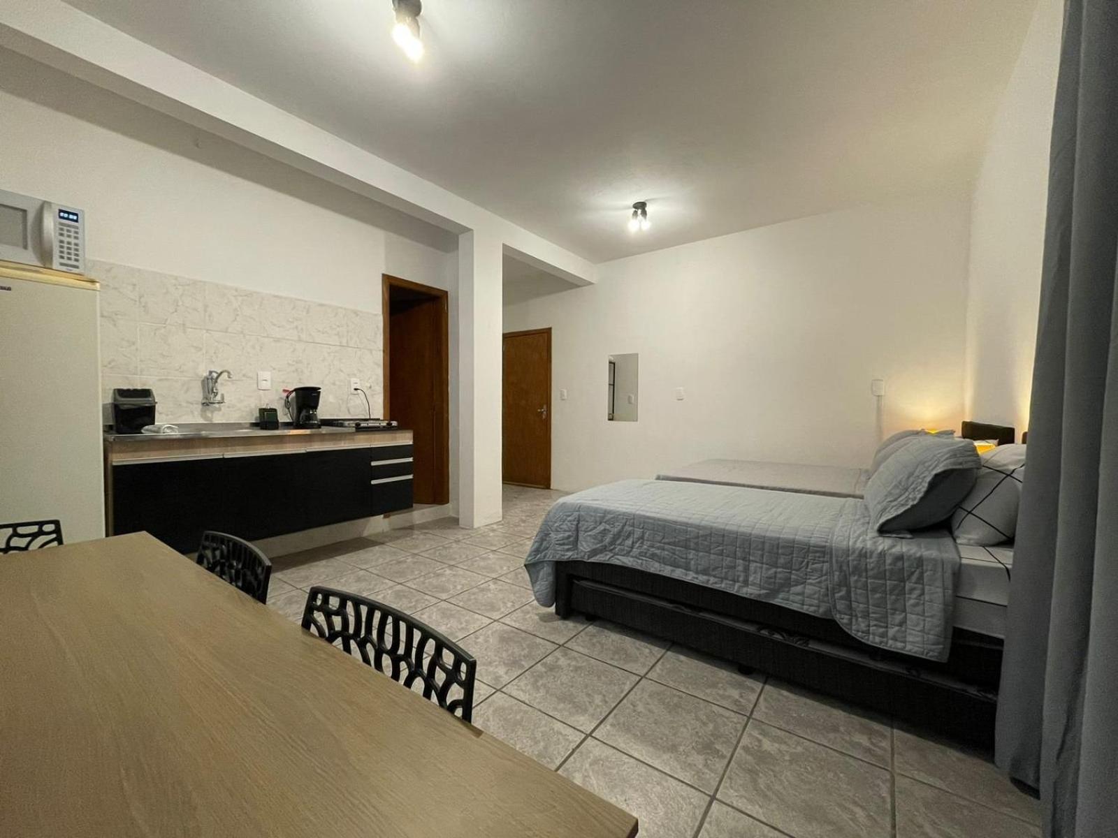 Large Studios 2km from Vila Germanica