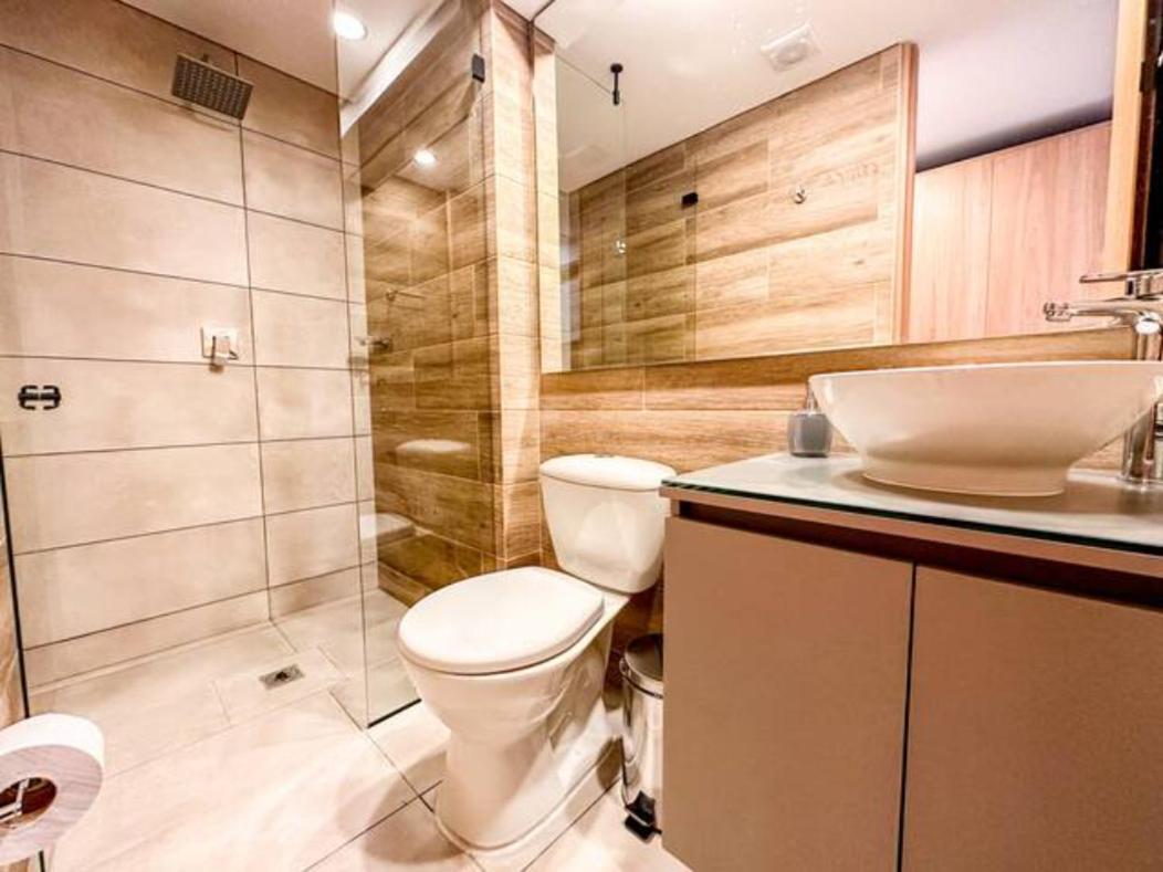 Skyline Suites - Elegant Living with Coworking & Scenic Views